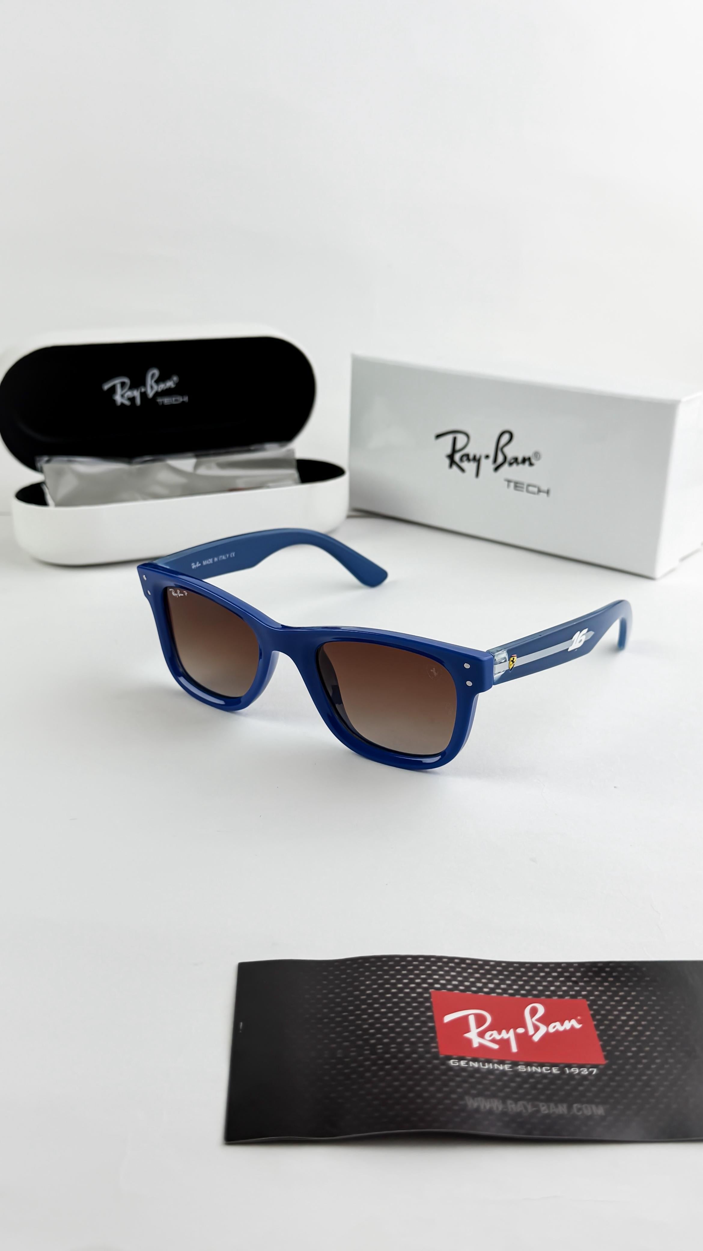Ray_bn wafrer Blue Sunglass
