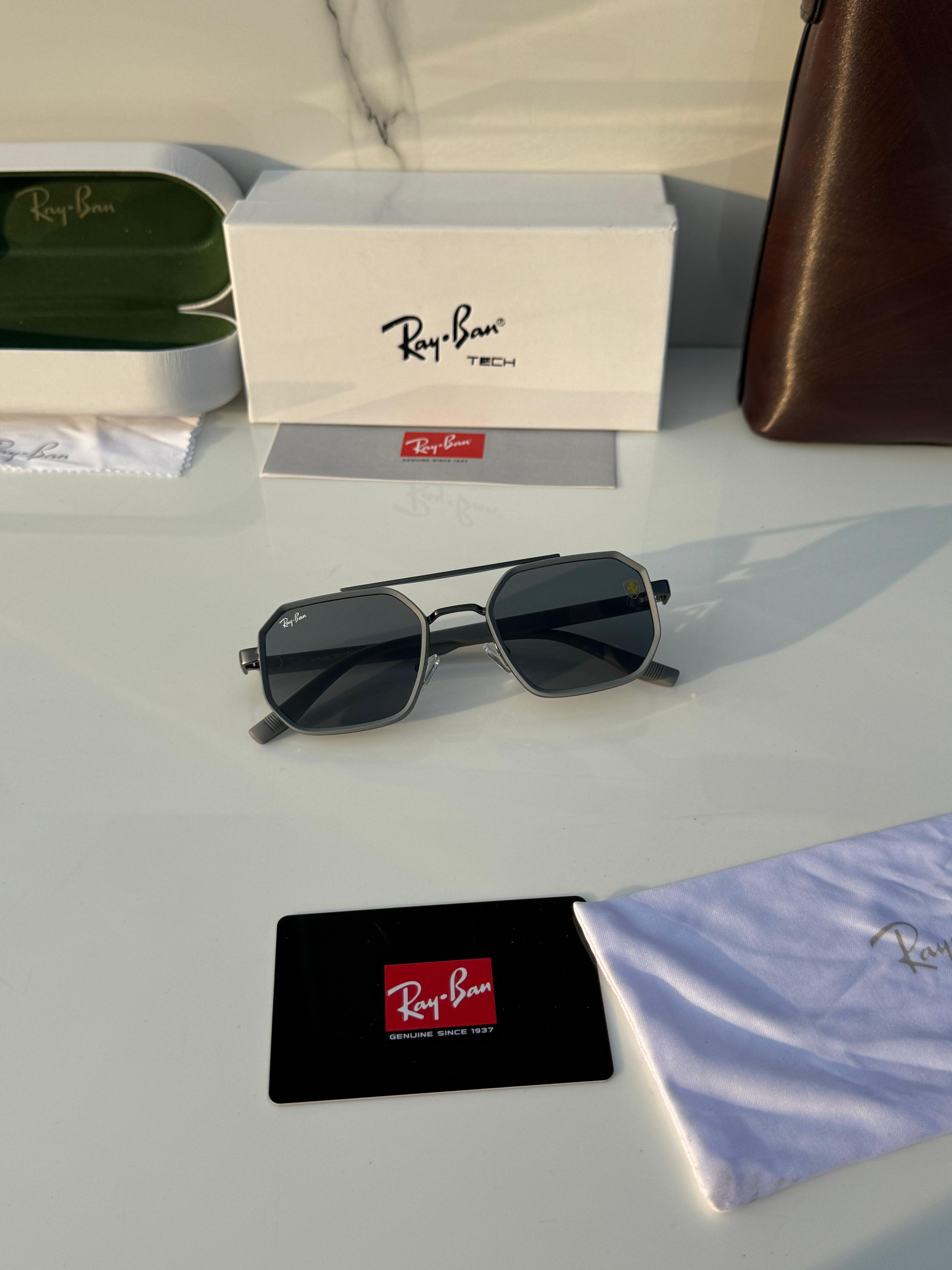 Rayb_an 8820 grey black