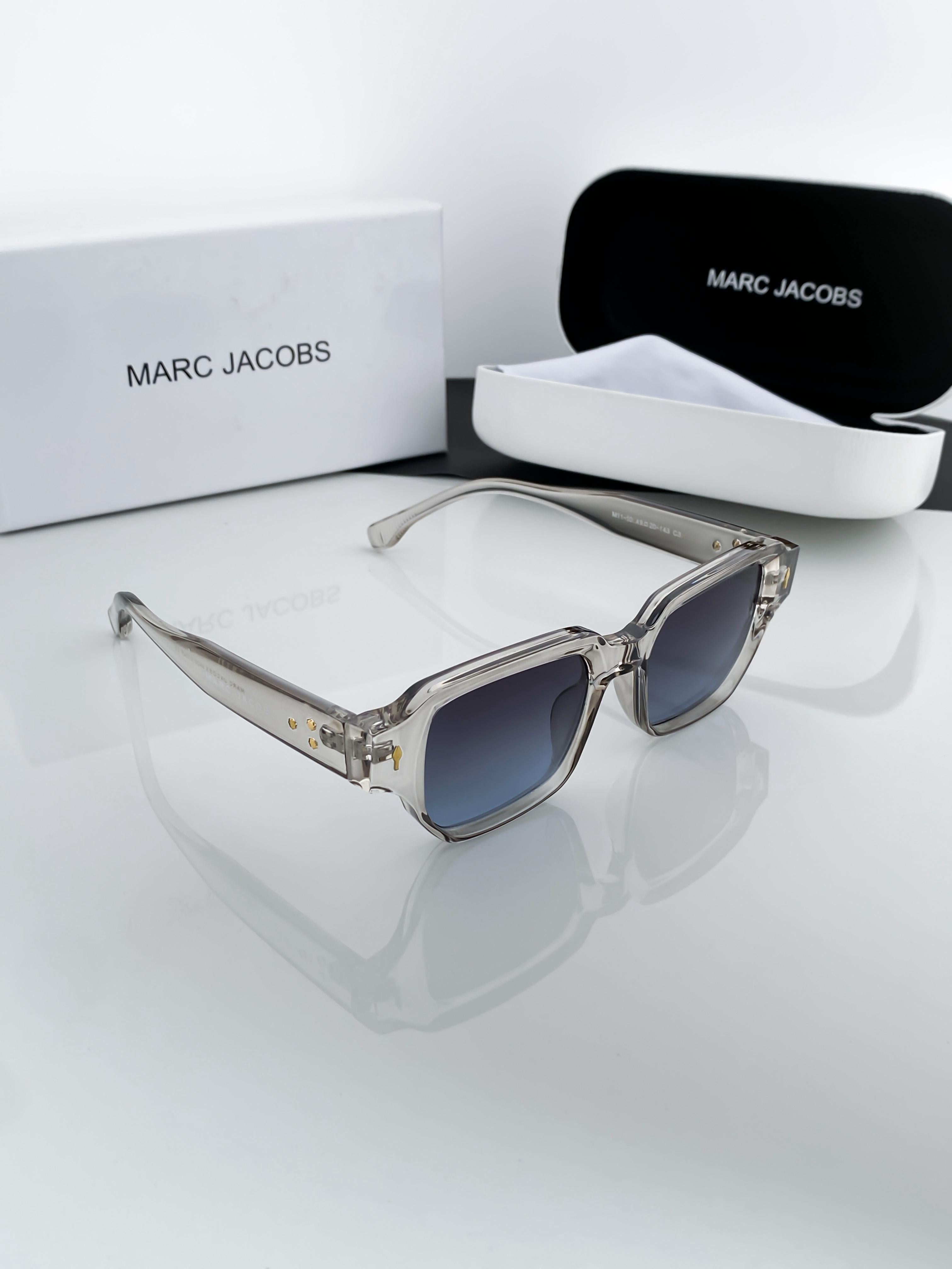 Mar_c_jaco_b_white