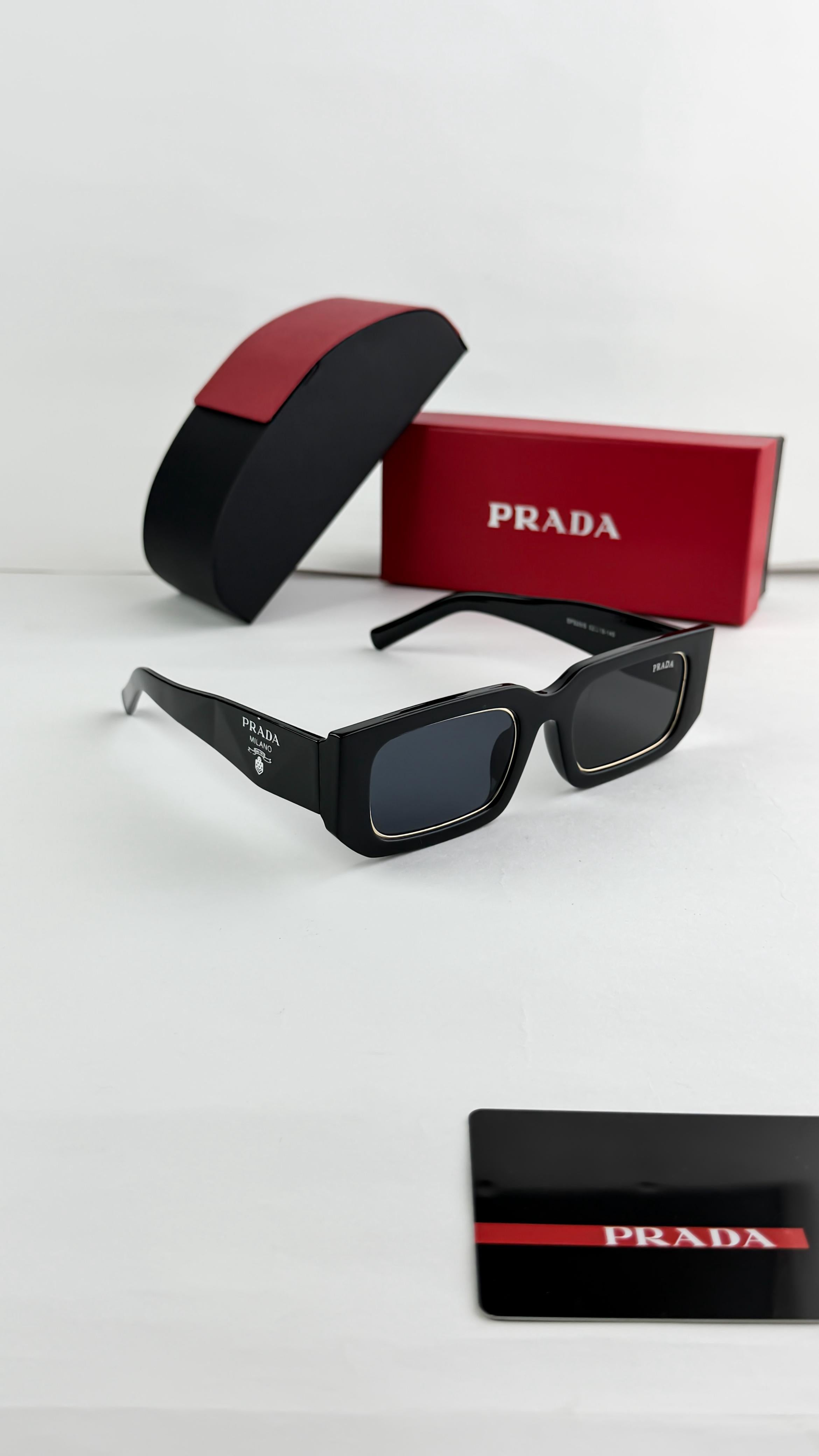 Pr_ada sunglasess