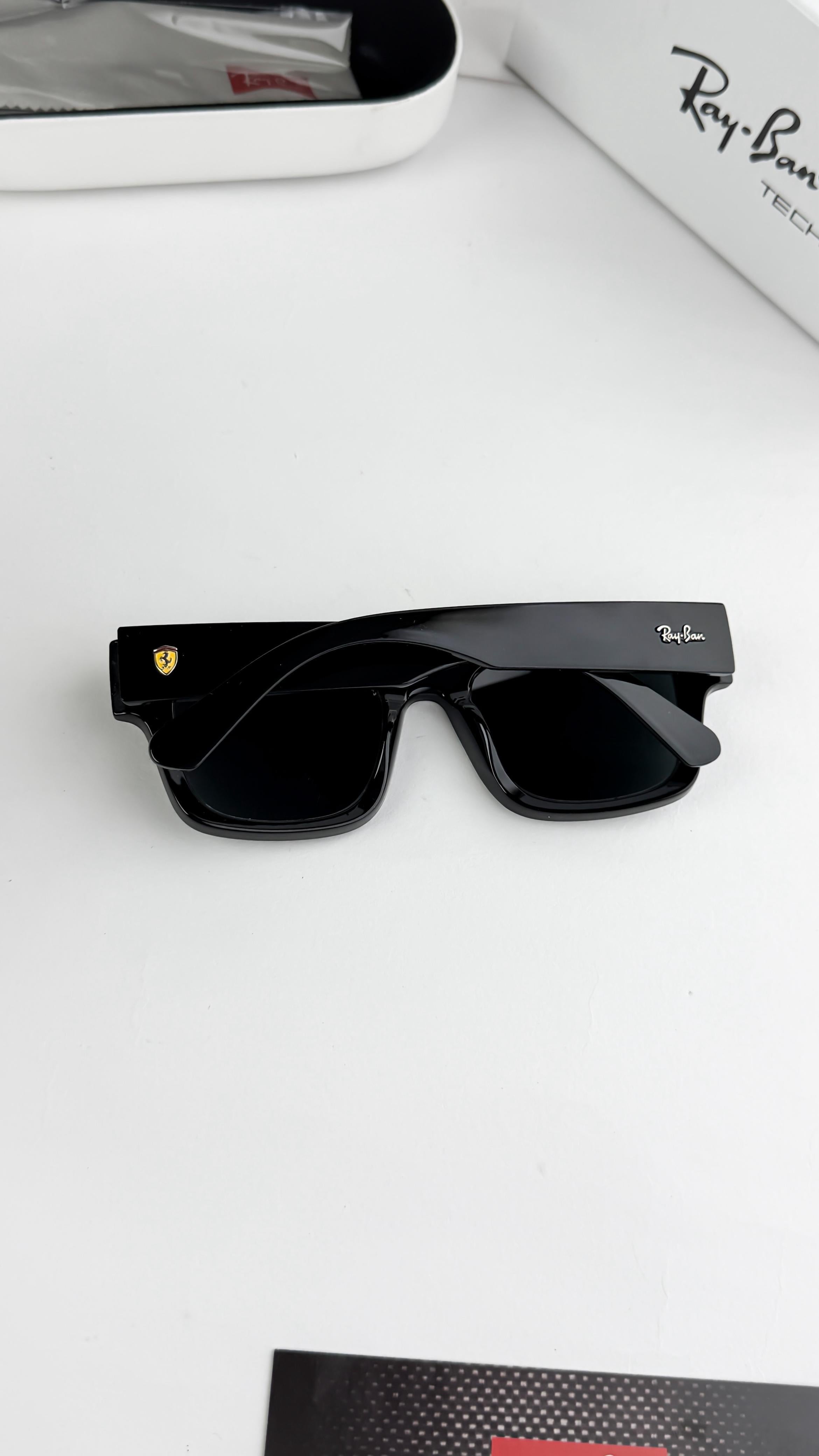 Ray_bn wafrer Black sunglass