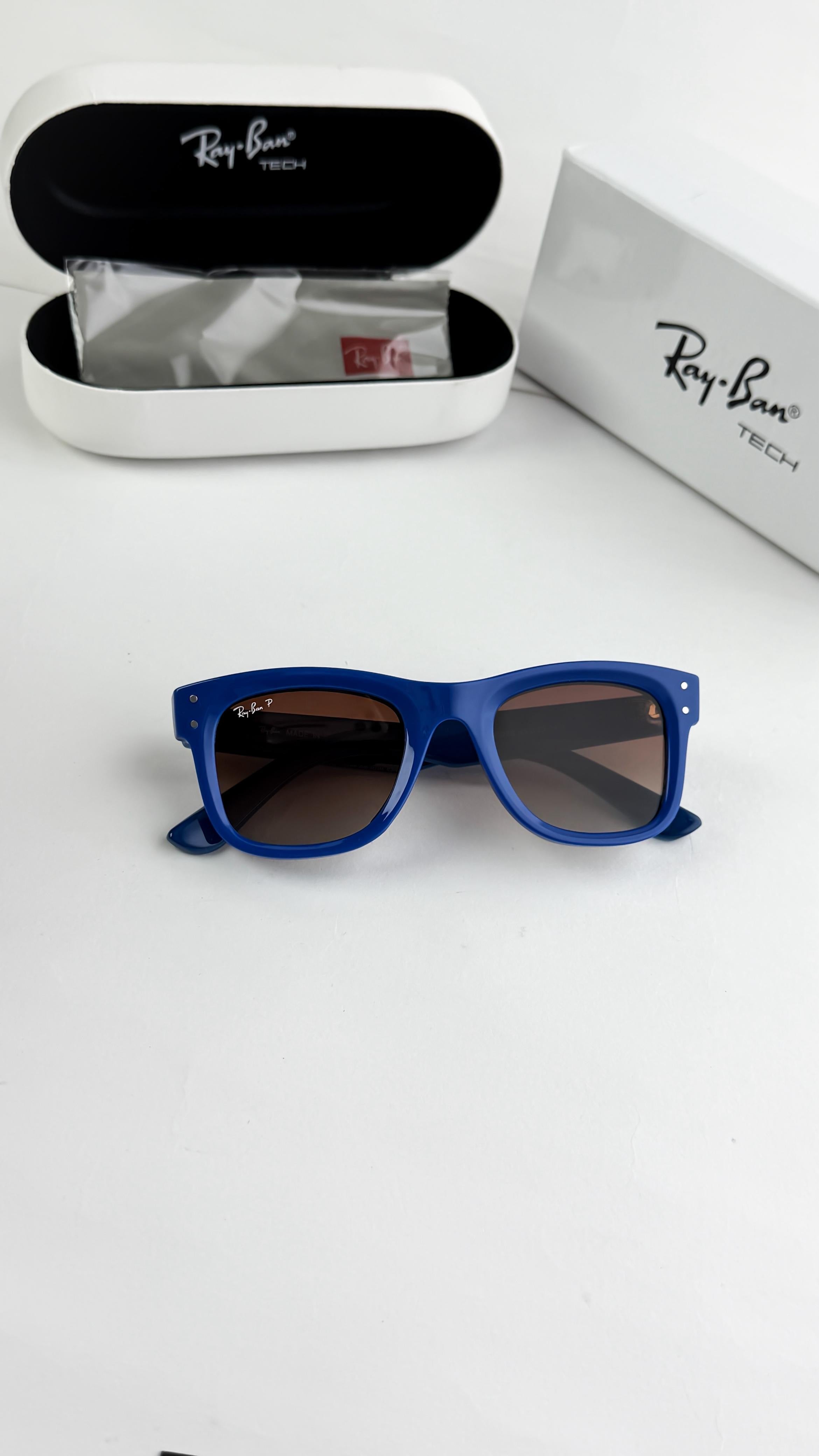 Ray_bn wafrer Blue Sunglass