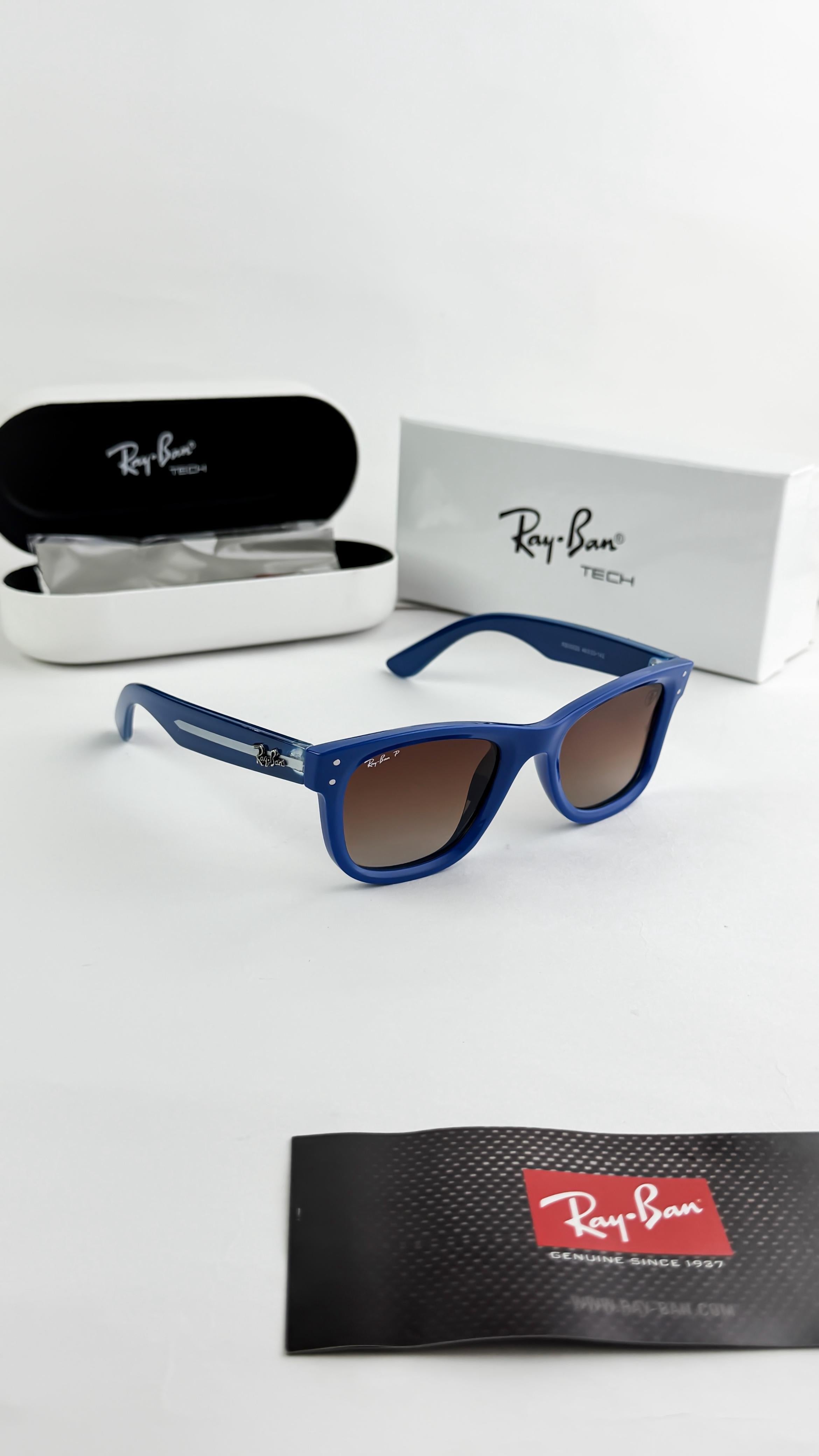 Ray_bn wafrer Blue Sunglass