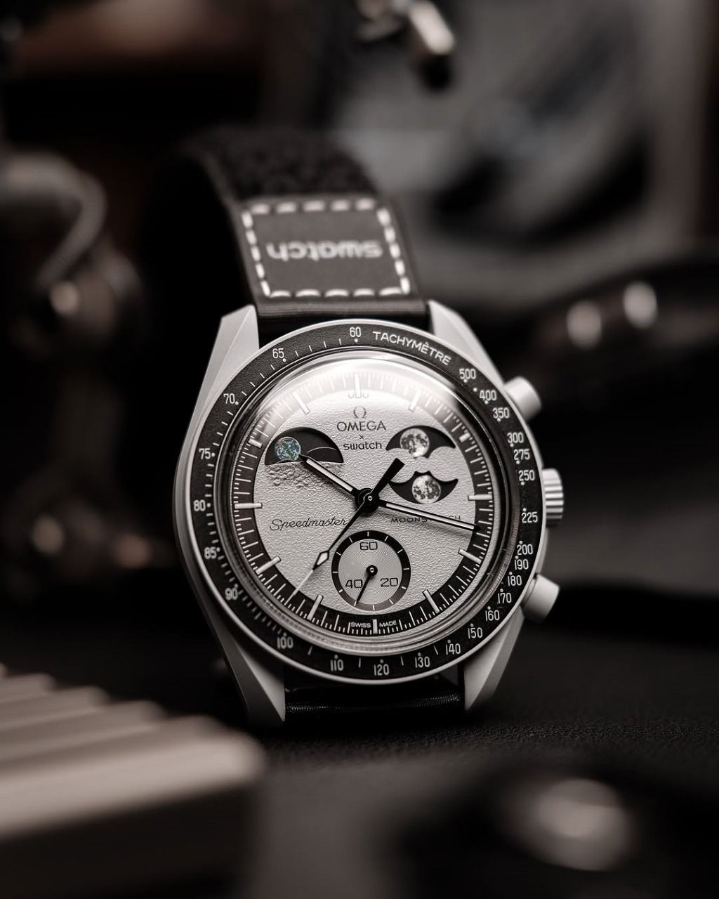 Omega_ moon watch 46528