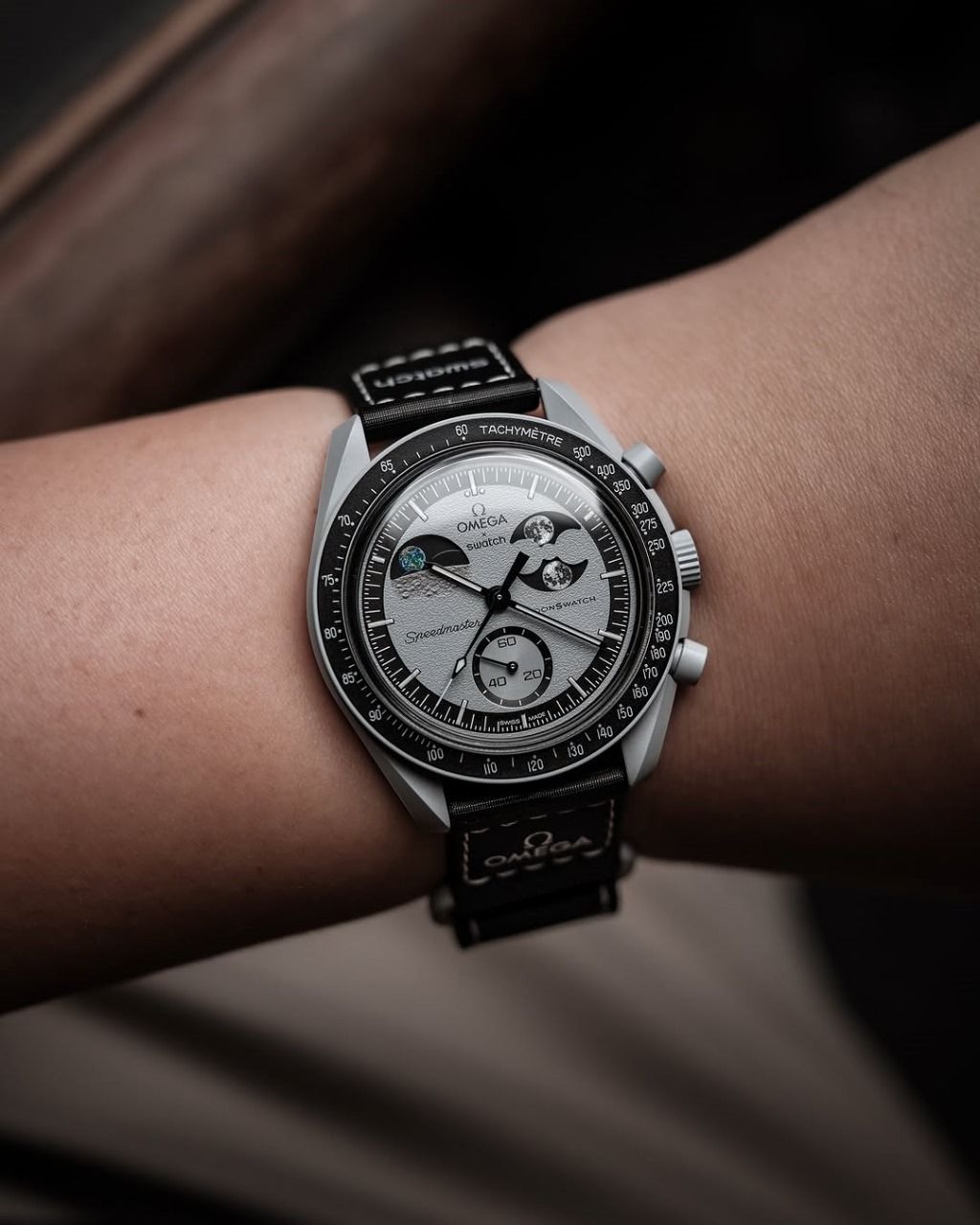 Omega_ moon watch 46528