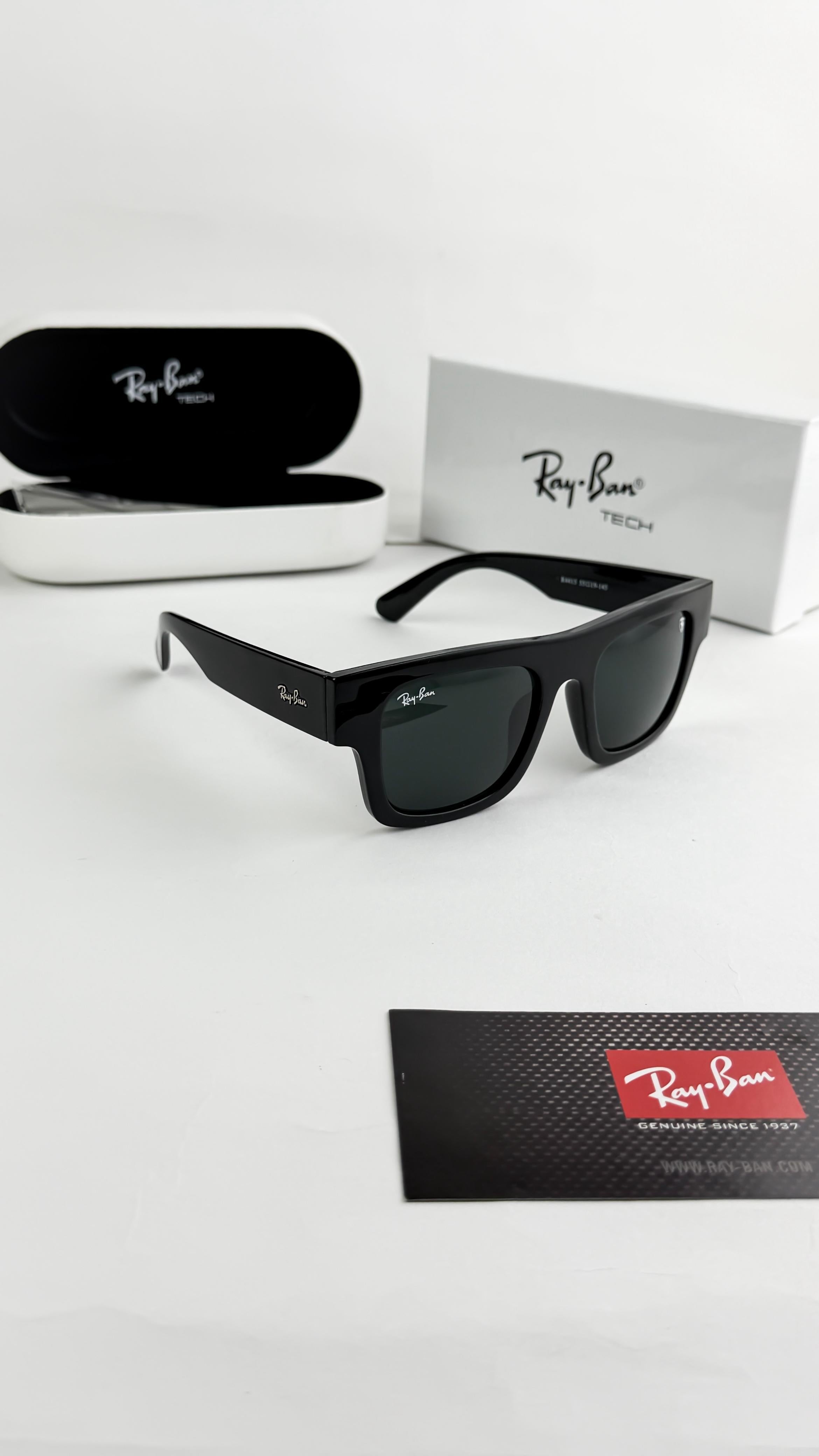Ray_bn wafrer Black sunglass