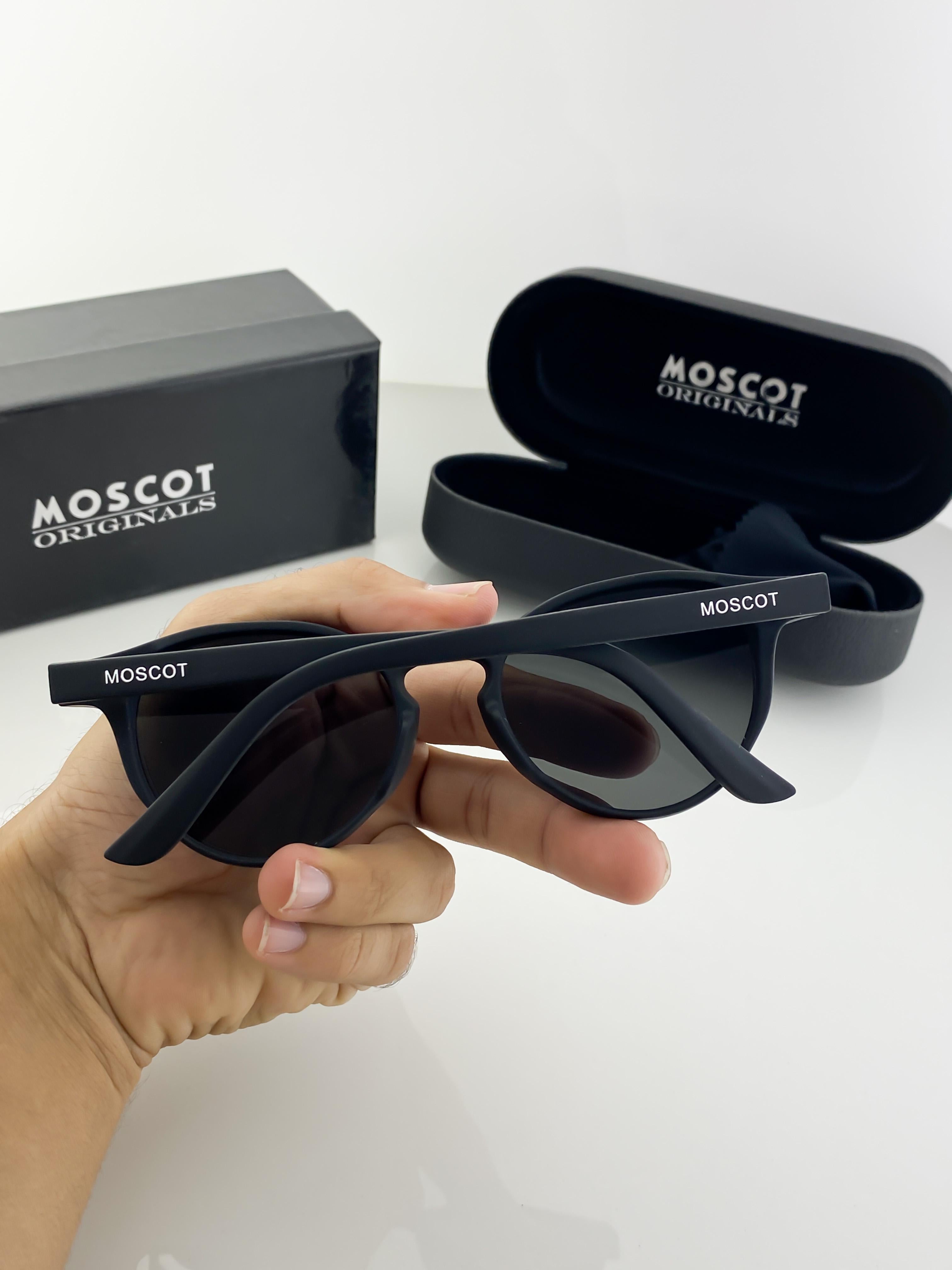 MOST BLACK 58760