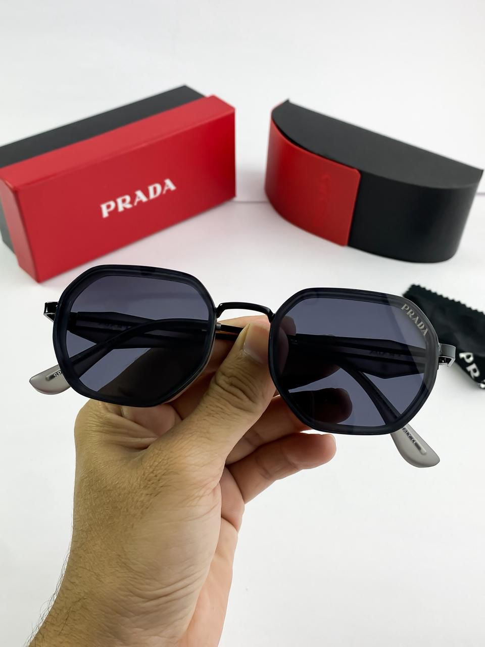 P  BLACK 110