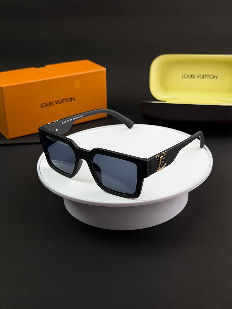 LOUI  BLACK 8082