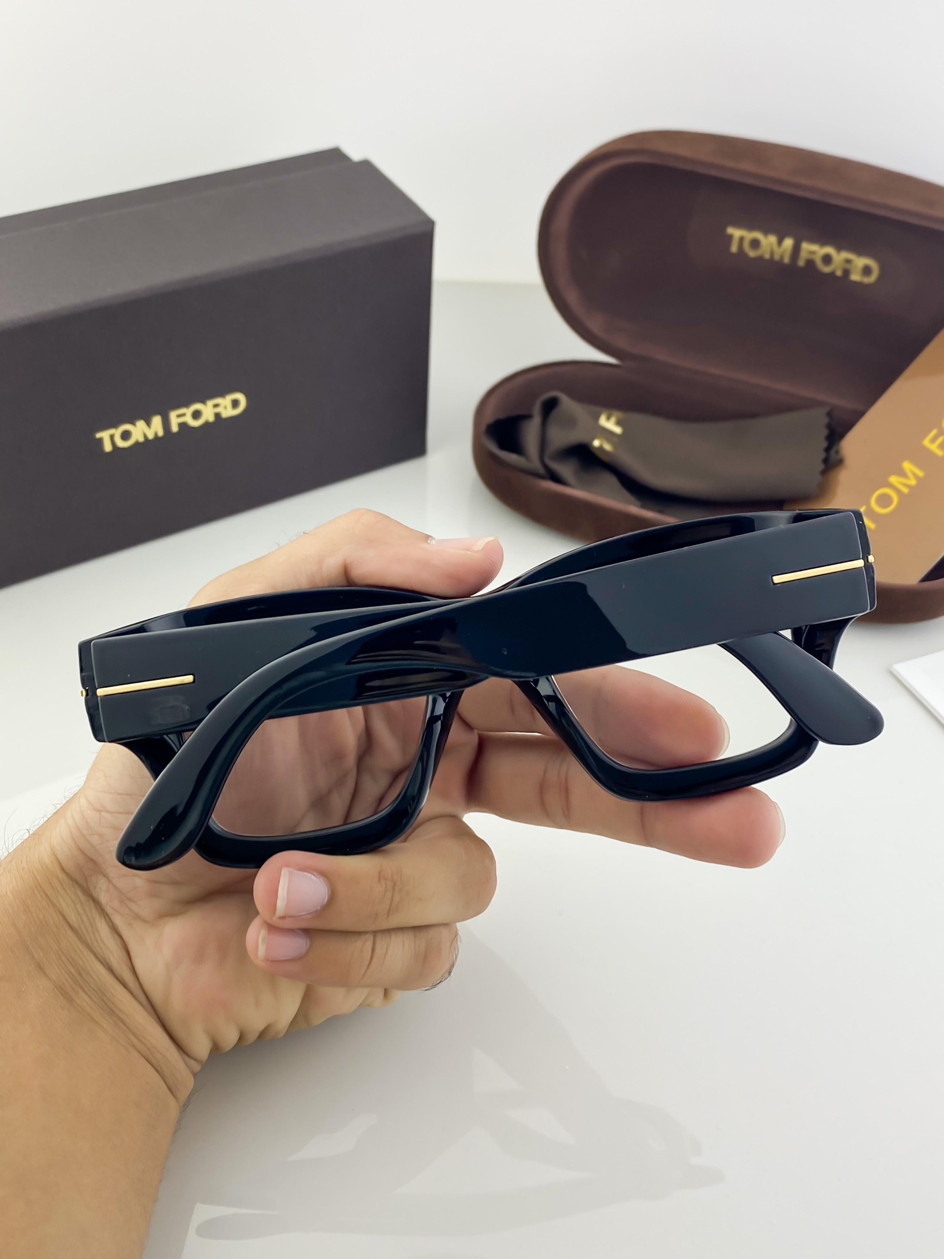 TO  BLACK PLANO 184