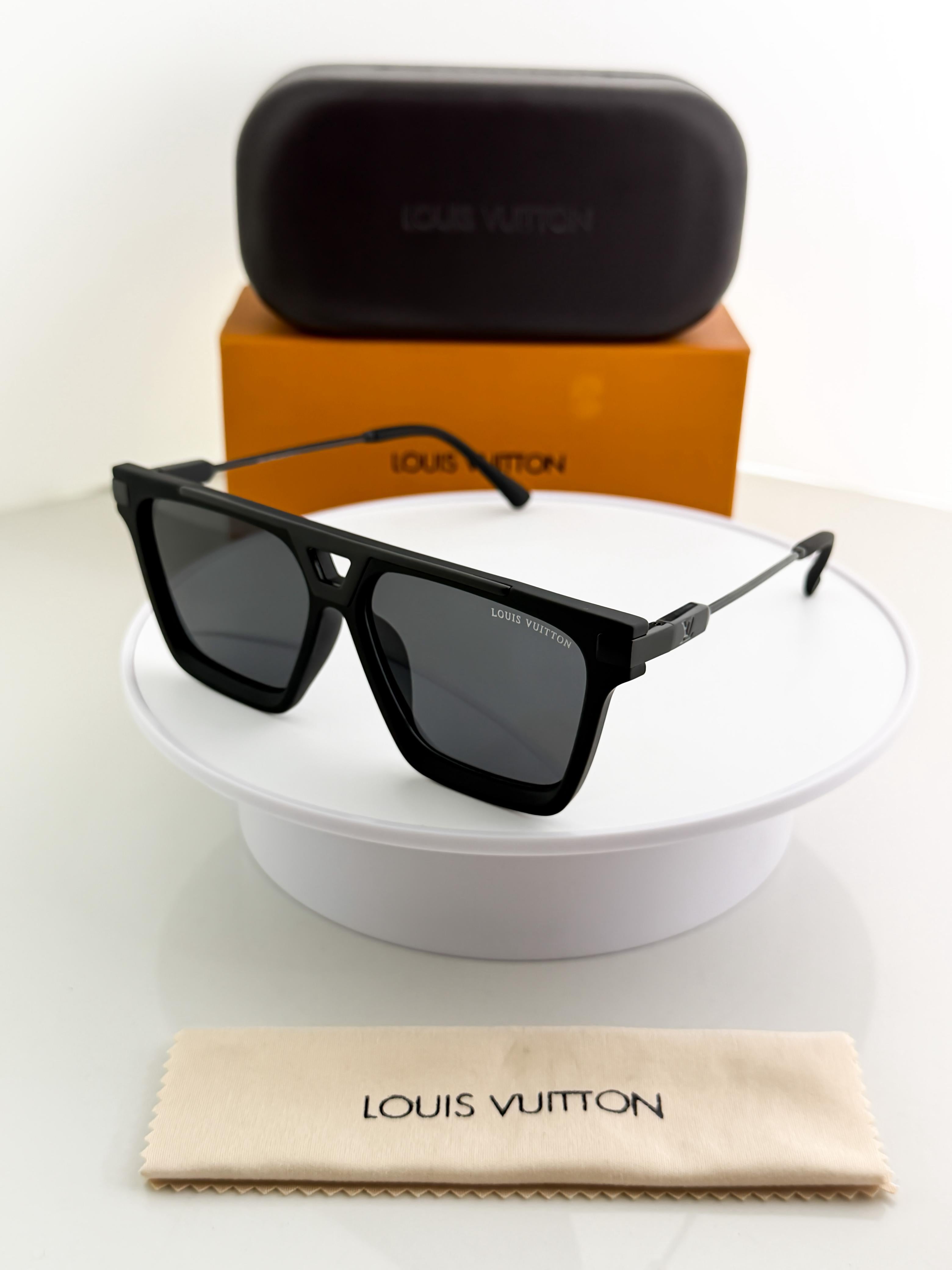 LOUI  BLACK 1230