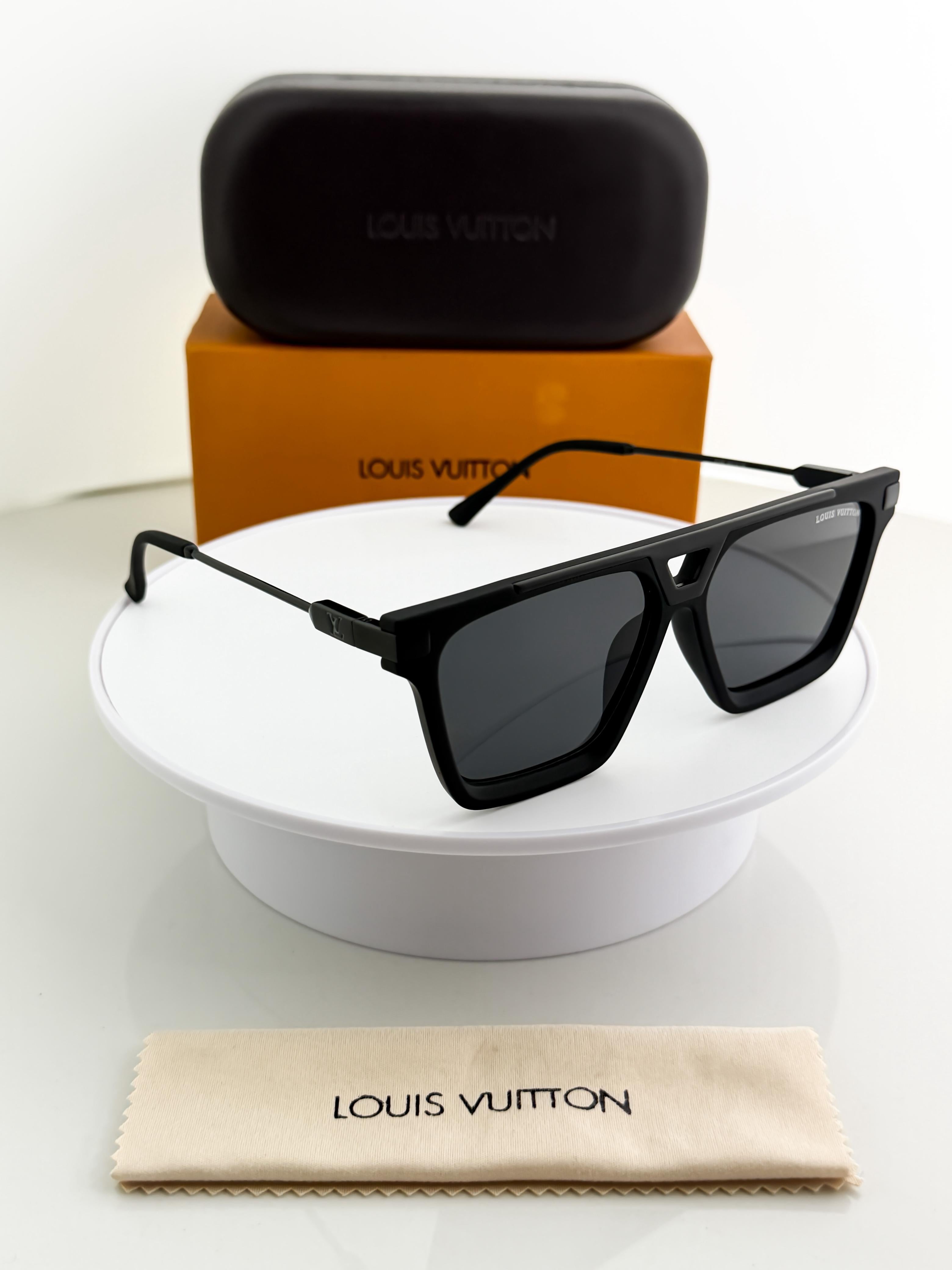 LOUI  BLACK 1230