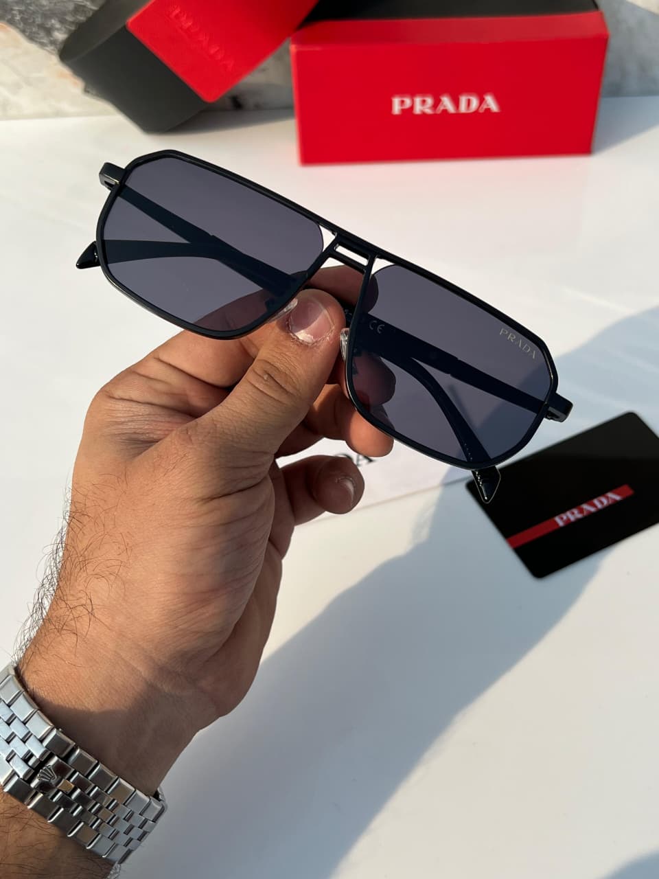 PRA__DA SUNGLASES