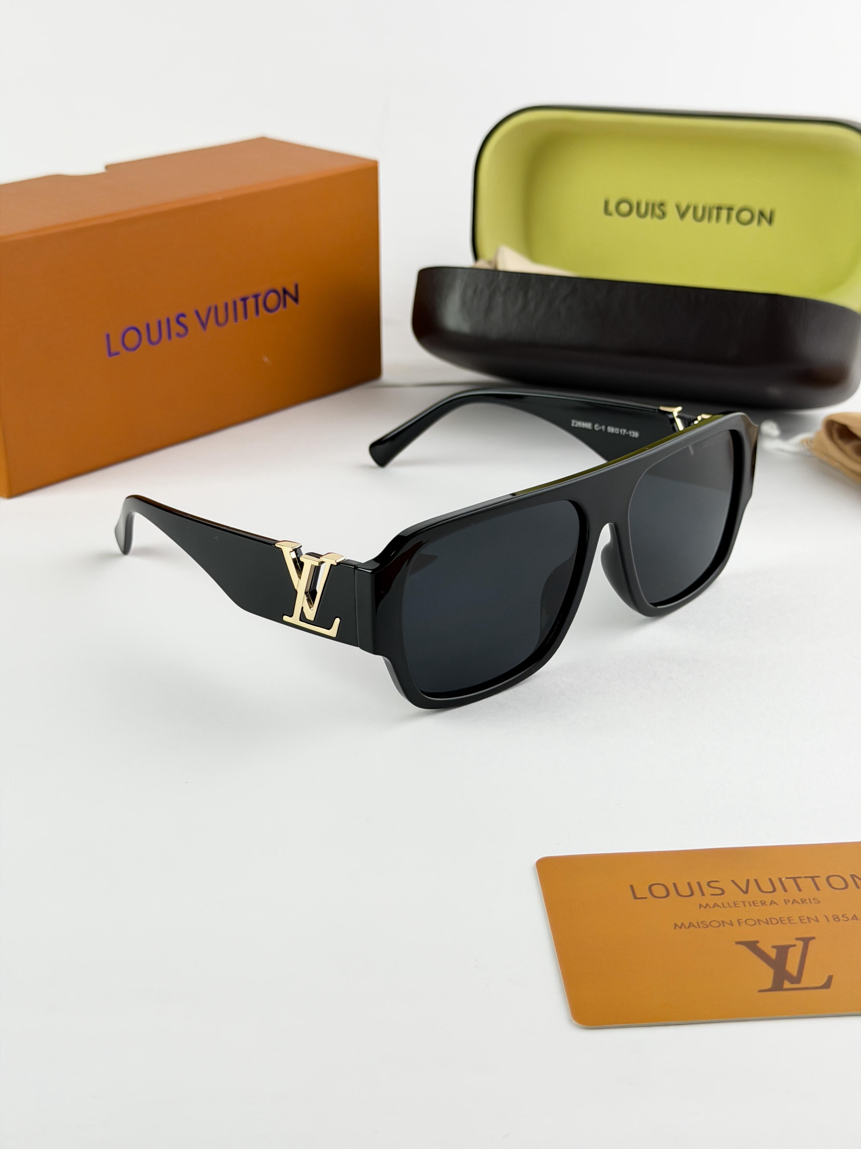 LOU__IS SUNGLASS