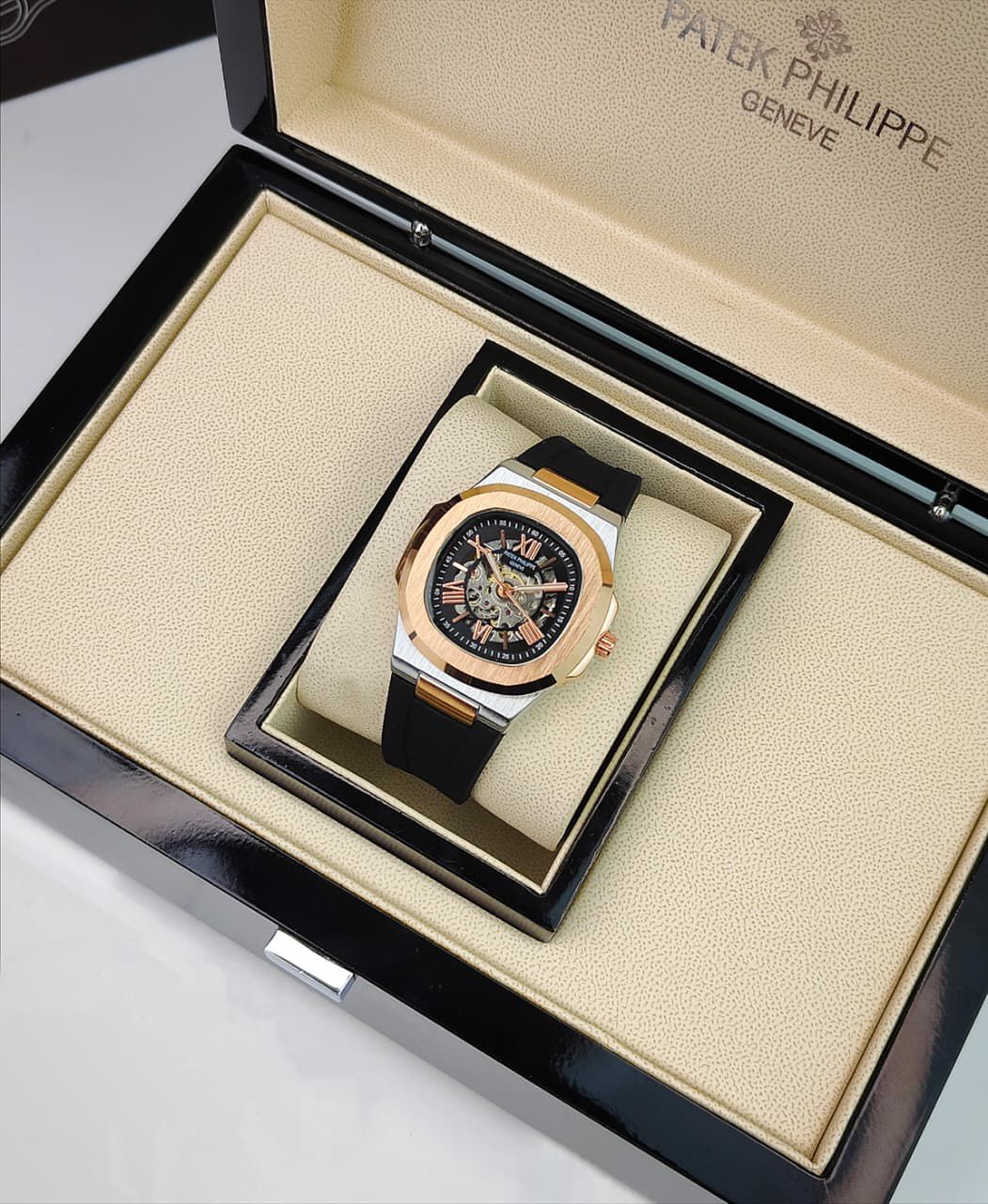 ATEK PHILI__PPE NAUTILUS WATCH