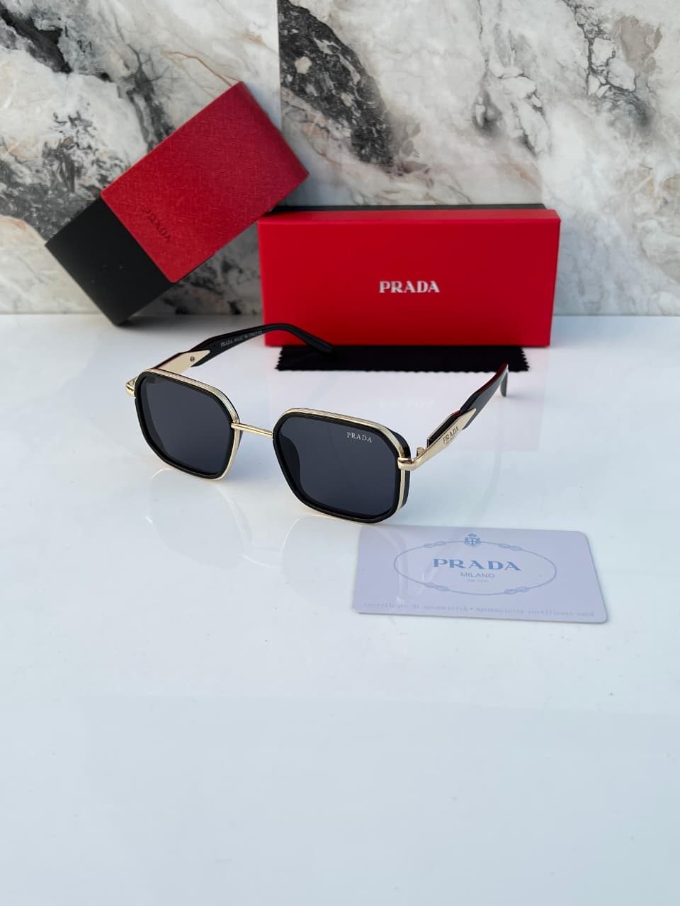Pr_ada sunglasess