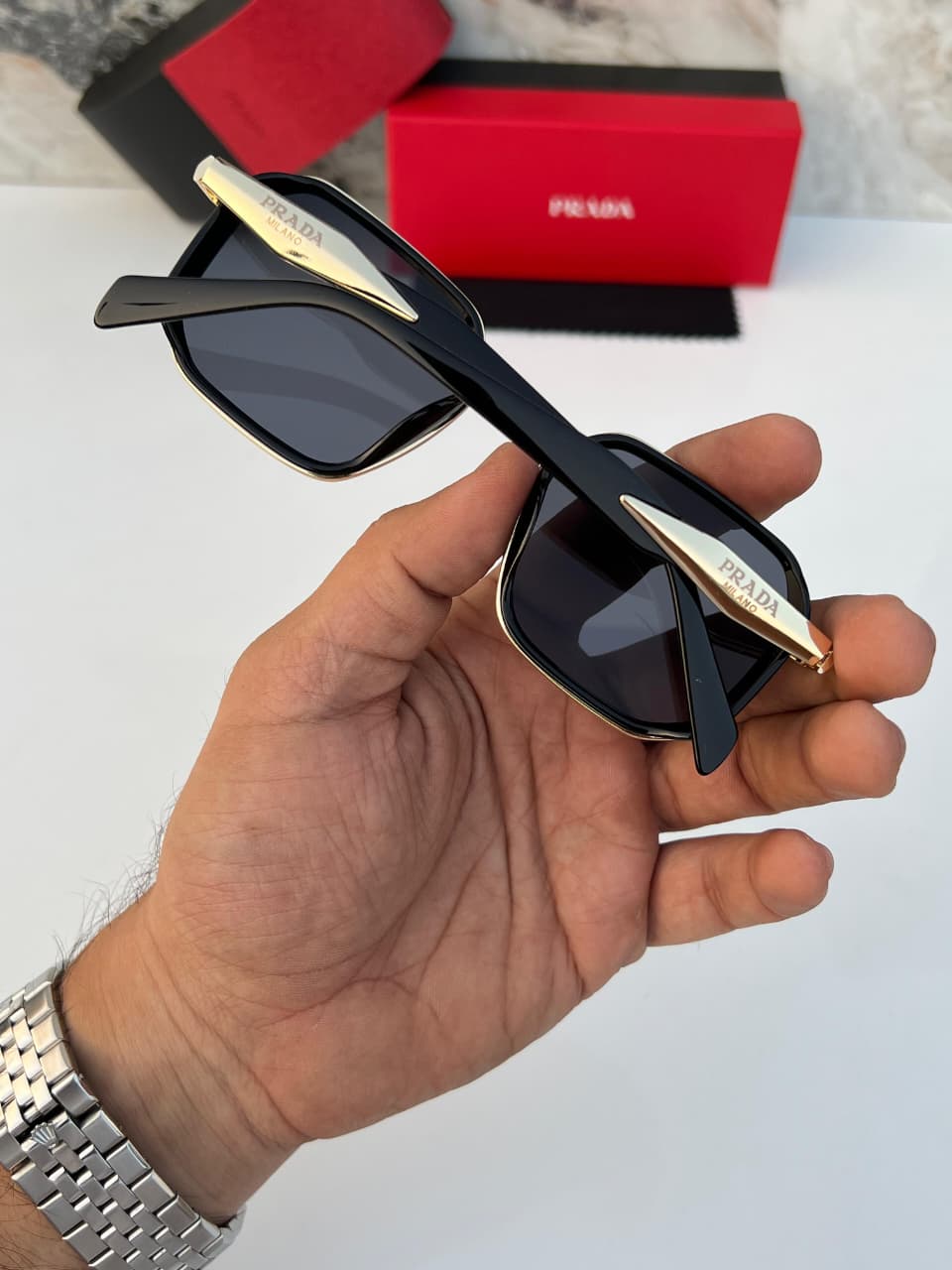 Pr_ada sunglasess