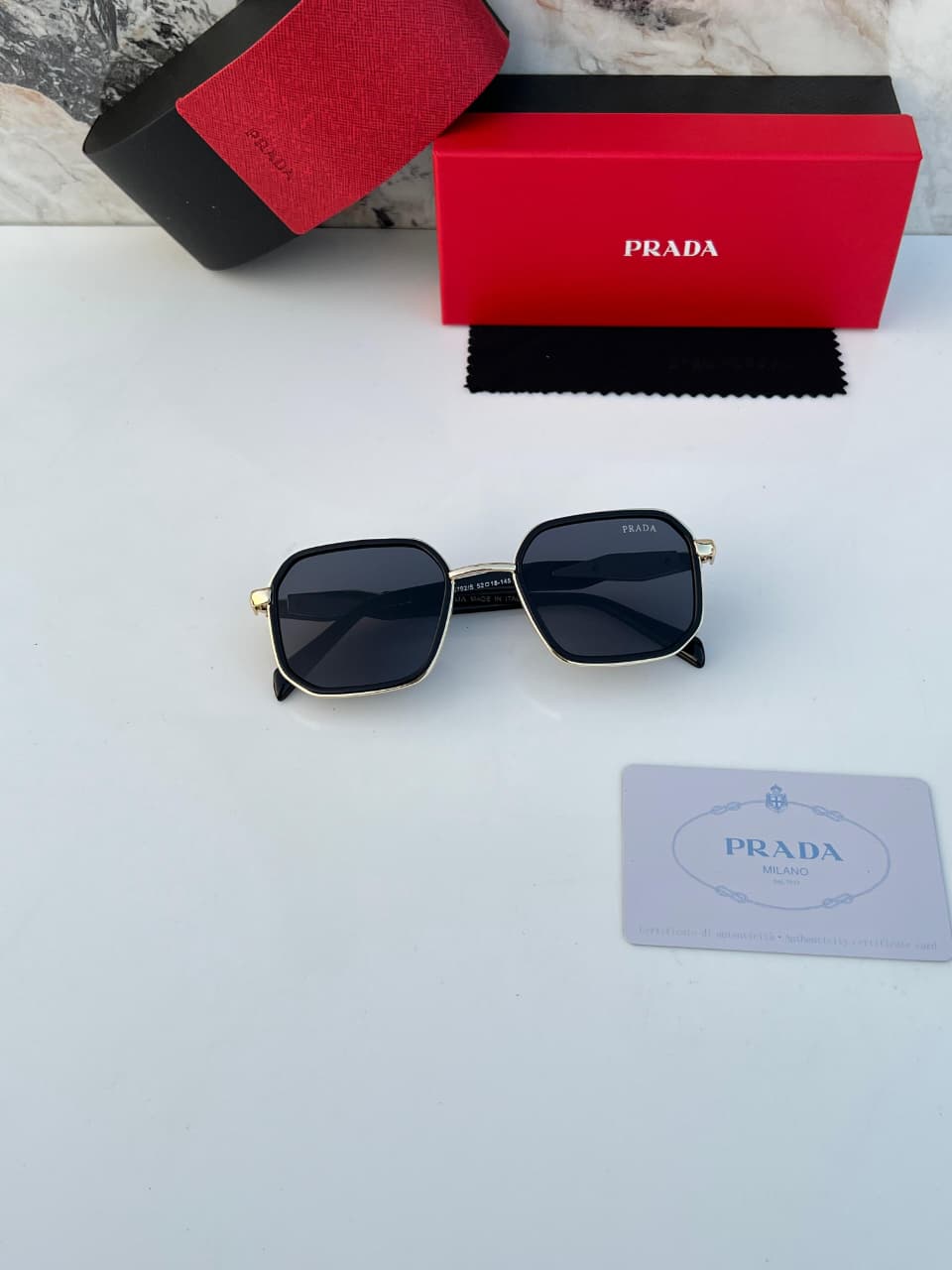 Pr_ada sunglasess
