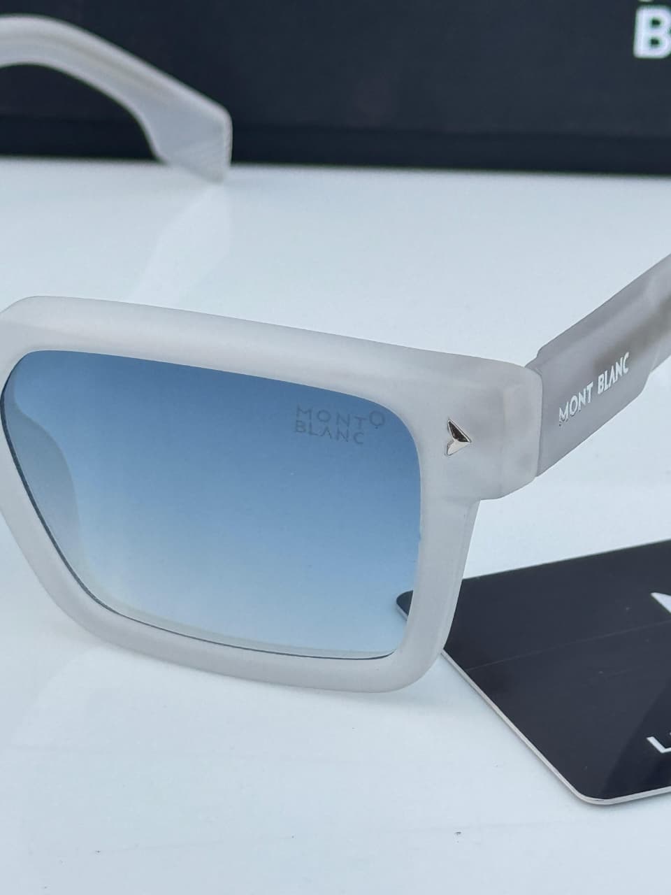Mo_nt blanc 335 white blue  SUNGLASS