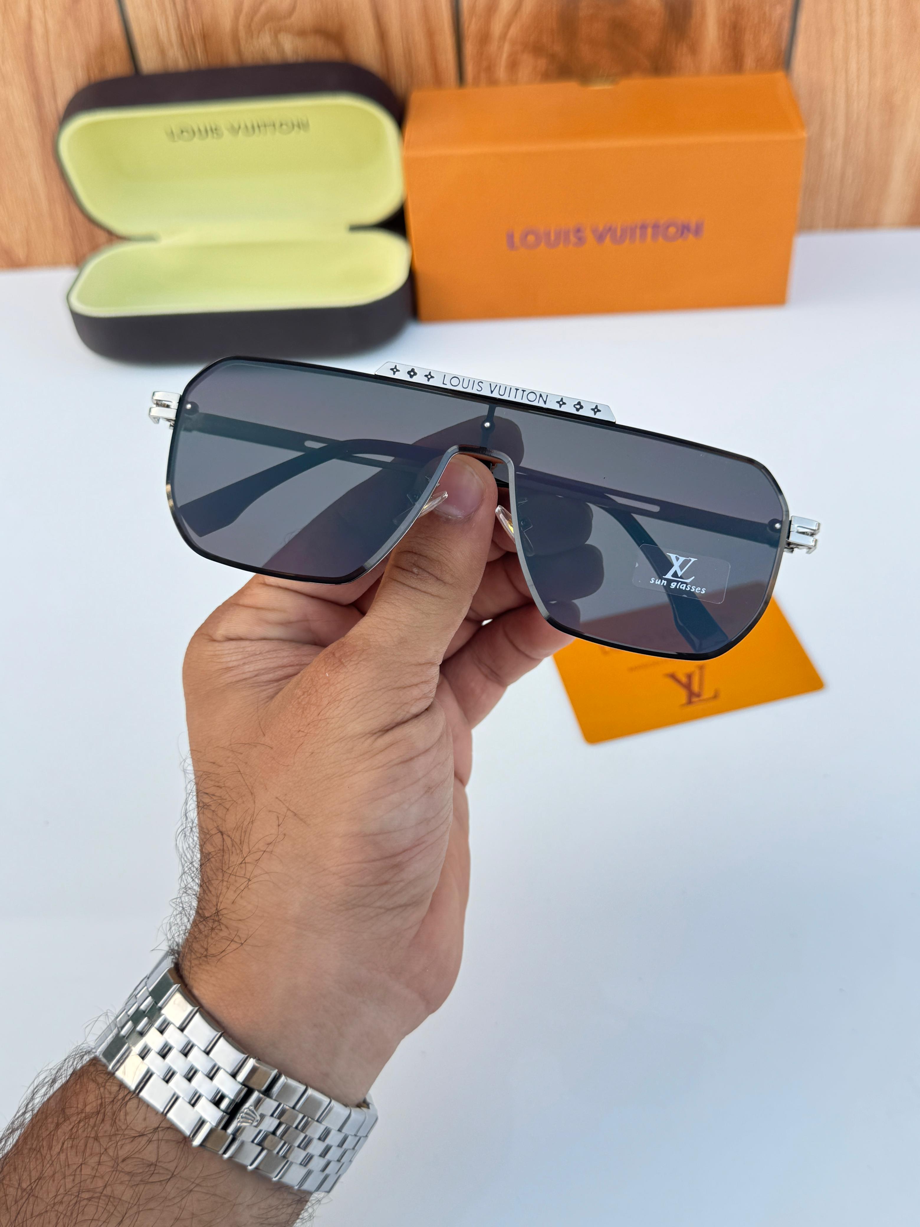 L_ouis vuitton 24027 silver black sunglass