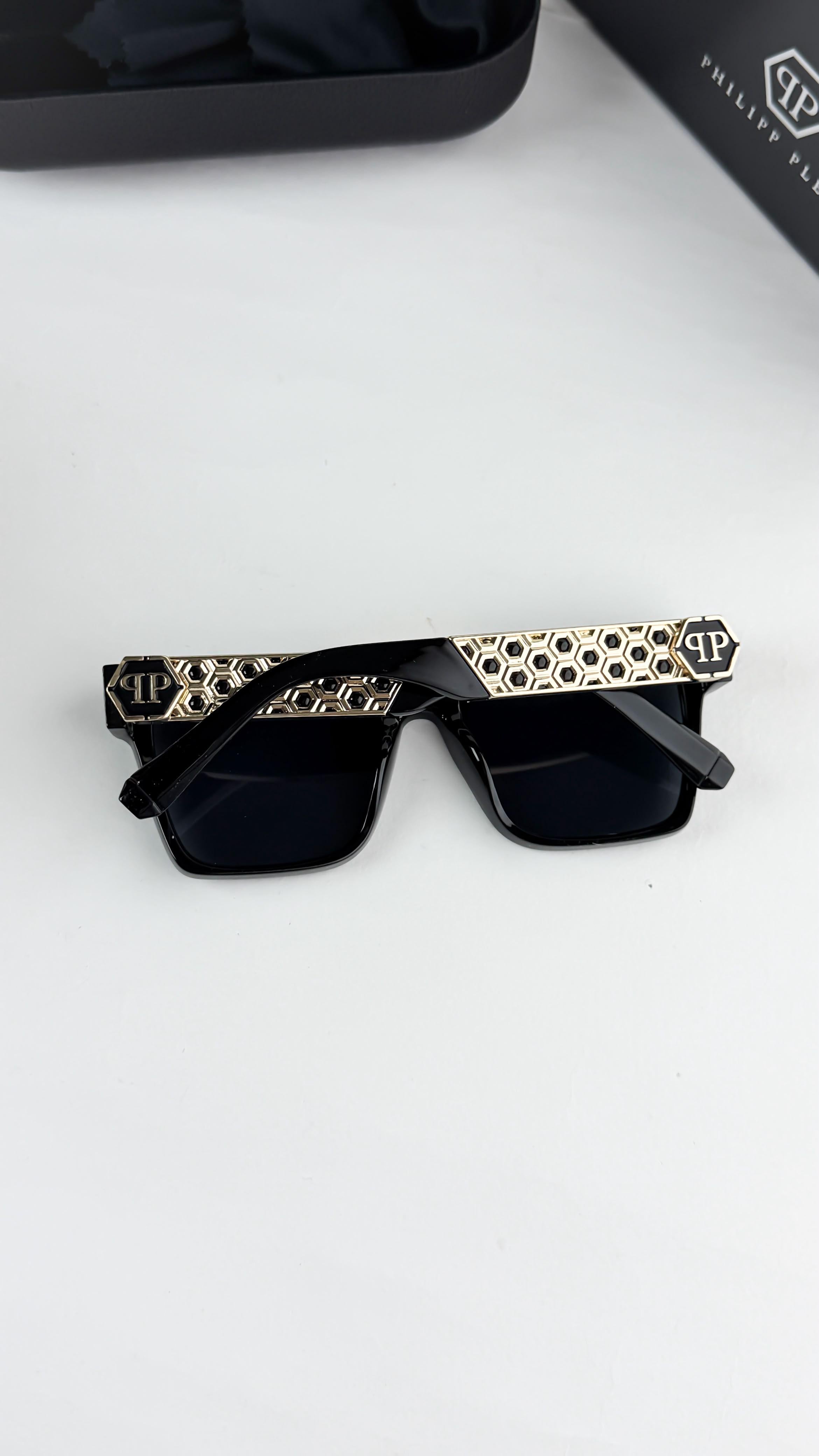 PHIL_IPP PLE_IN GOLD BLACK 080