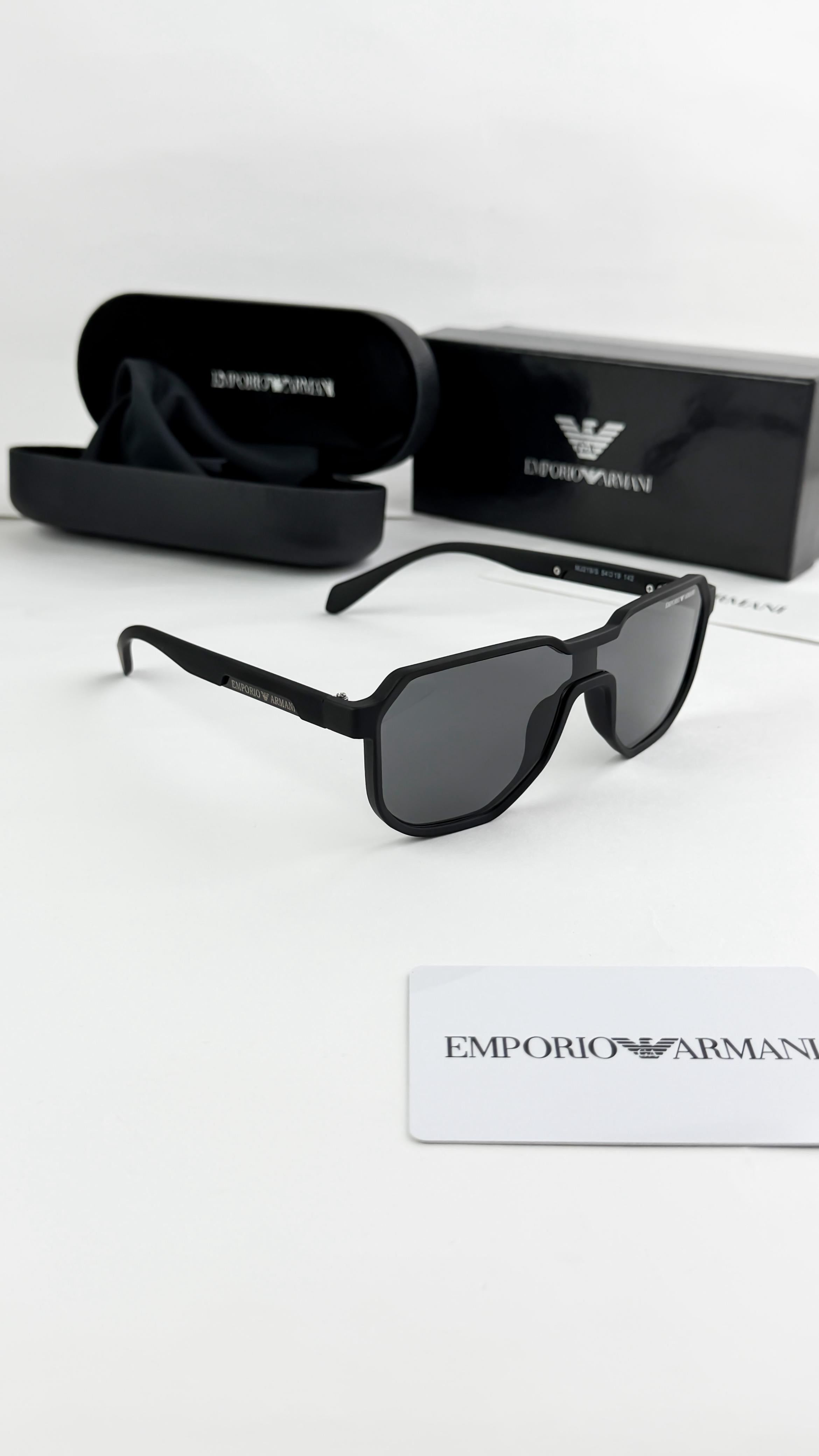 ARM_ANI BLACK 219