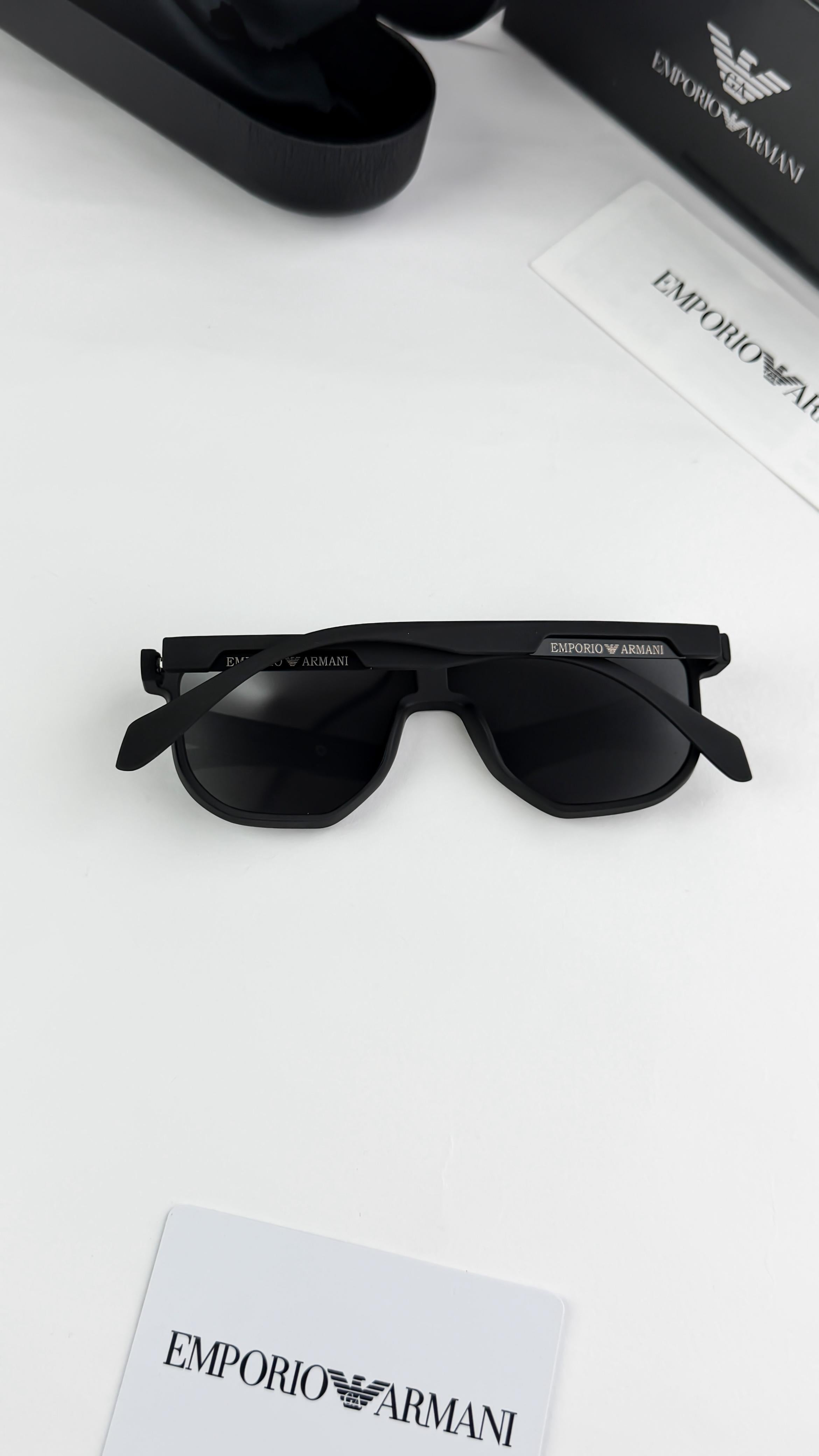 ARM_ANI BLACK 219