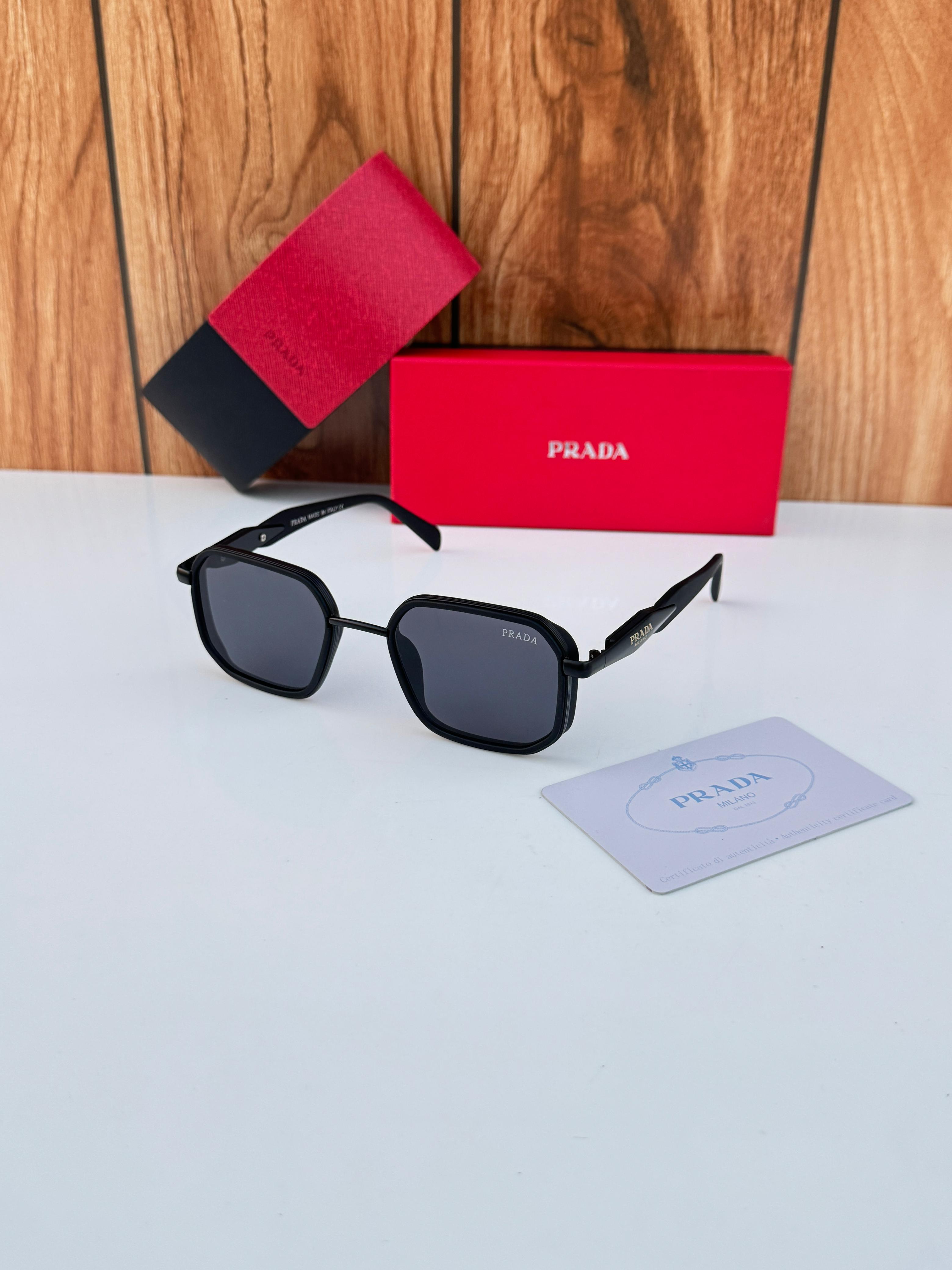 Pra_da 792 black