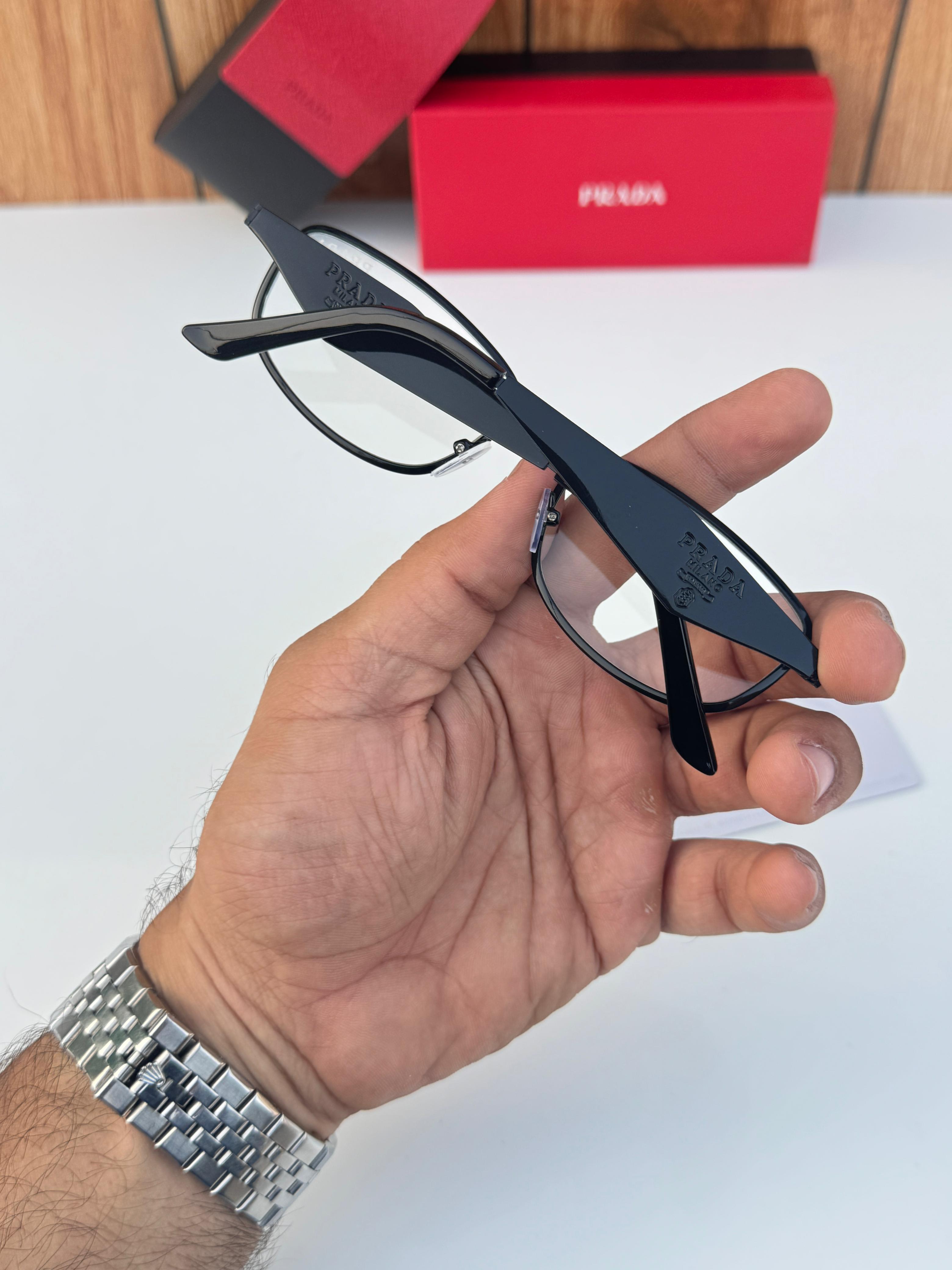 Pr_ada 25072 black plano