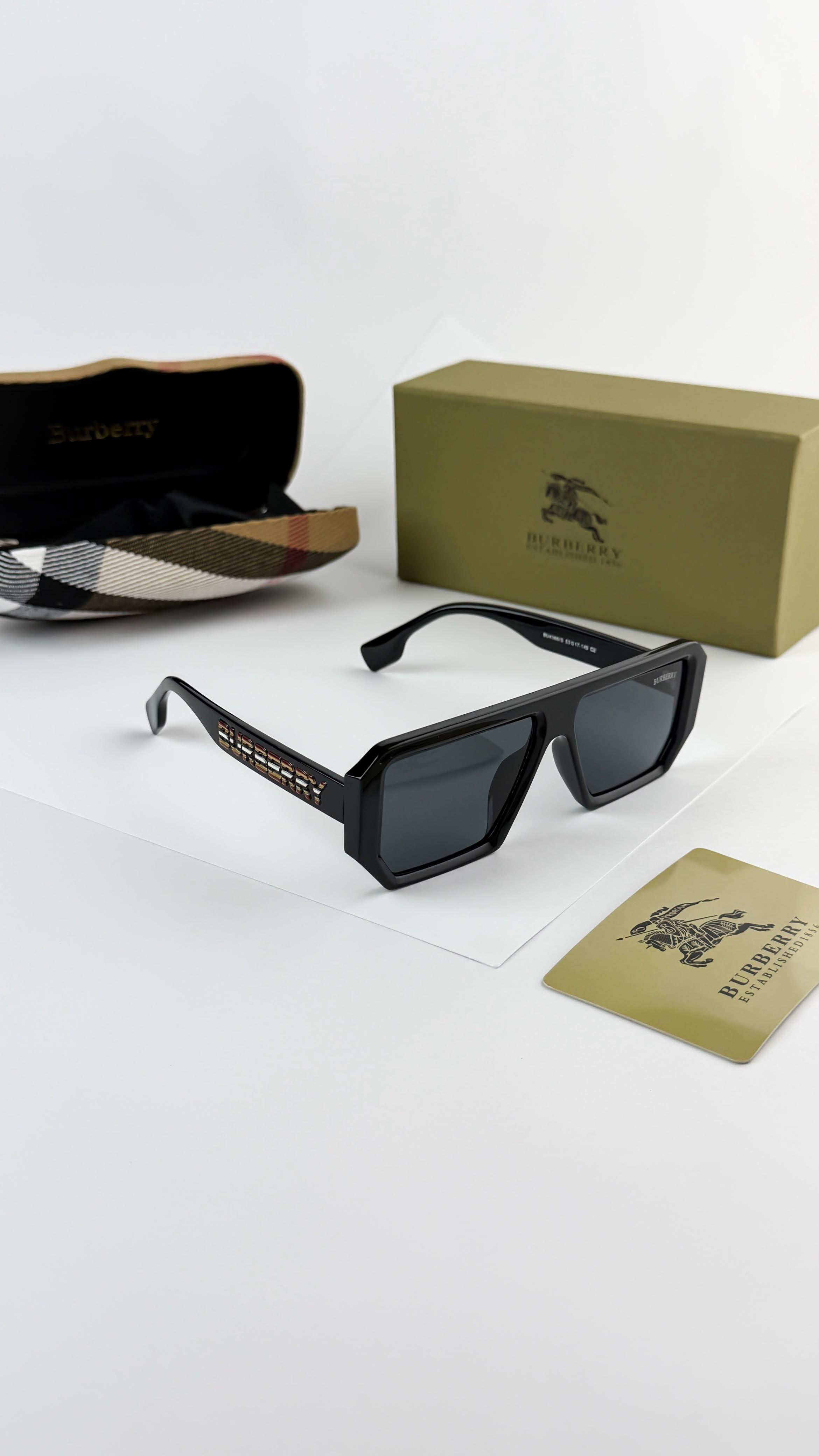 BURB__ERRY SIGNATURE BLACK 4366 SUNGLASS
