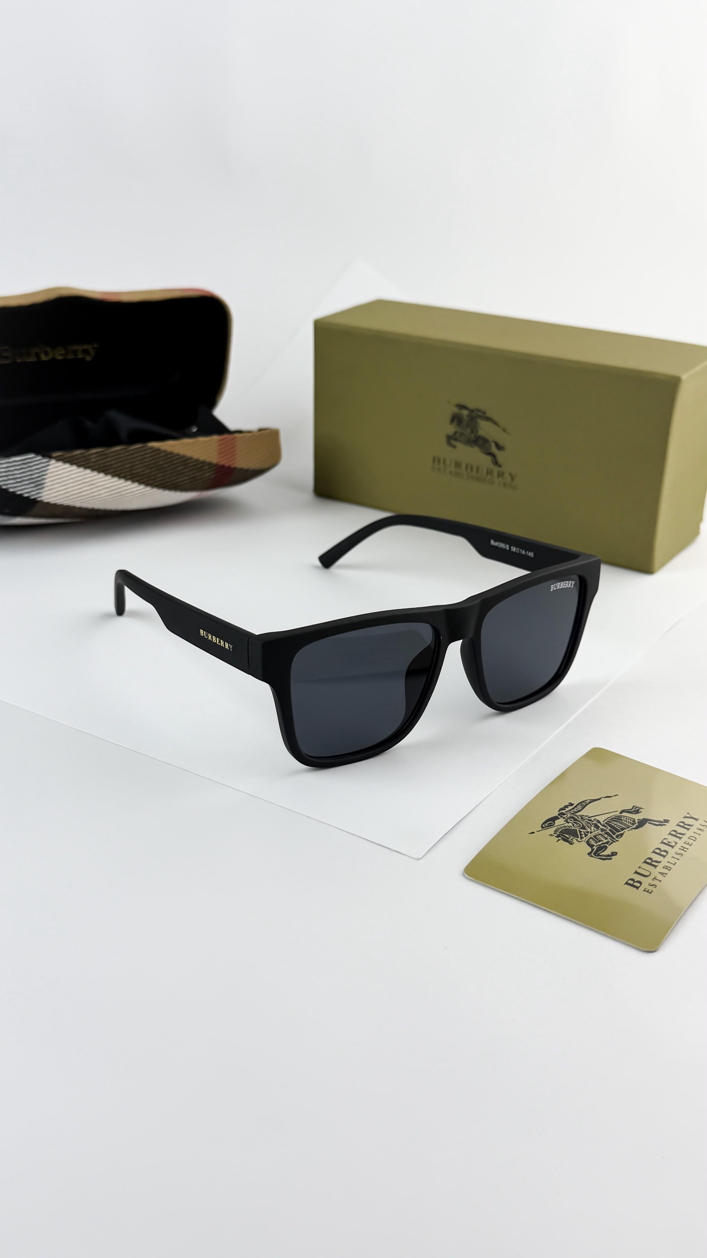 BURB_ERRY SIGNATURE BLACK 4395