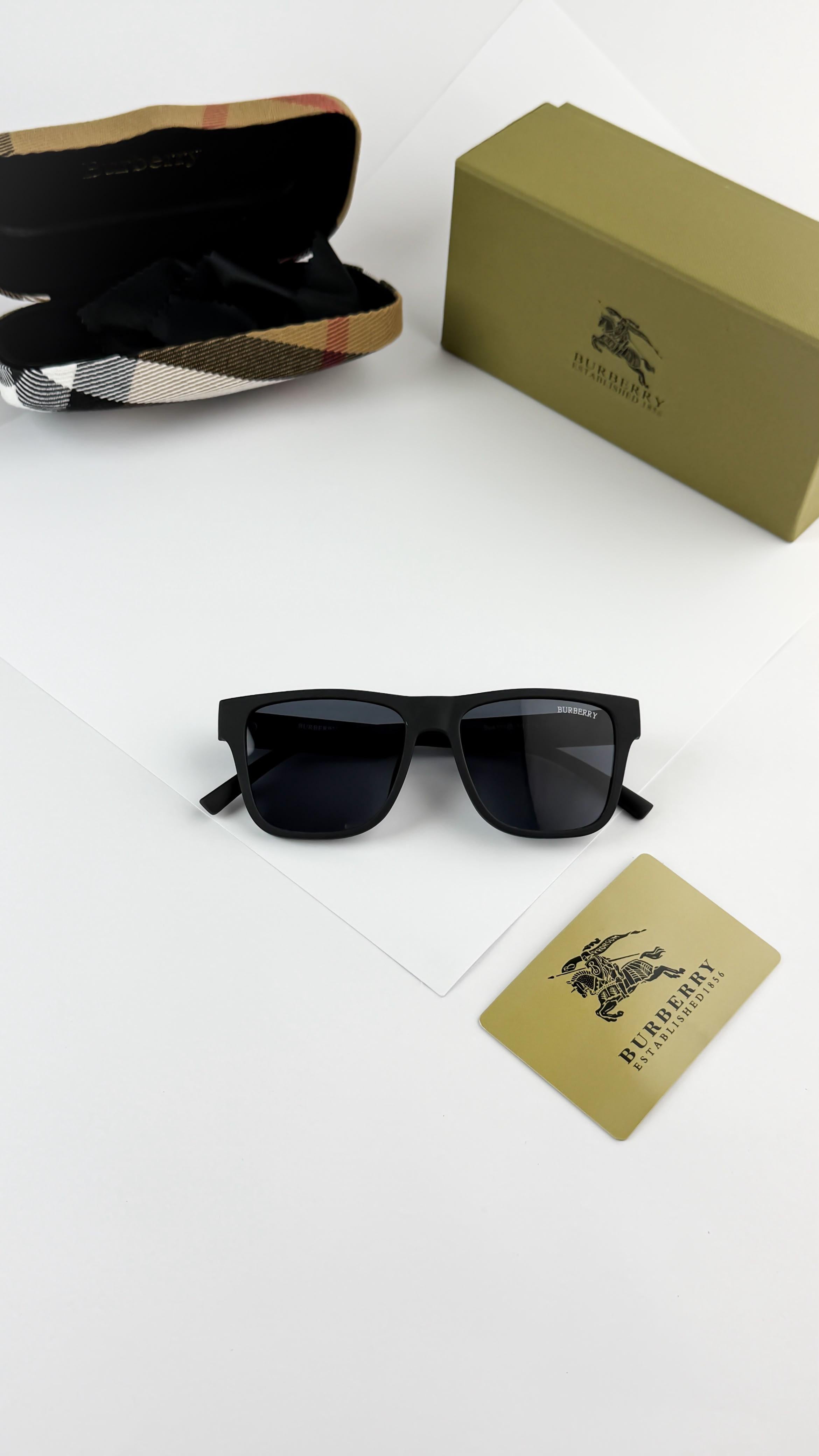 BURB_ERRY SIGNATURE BLACK 4395