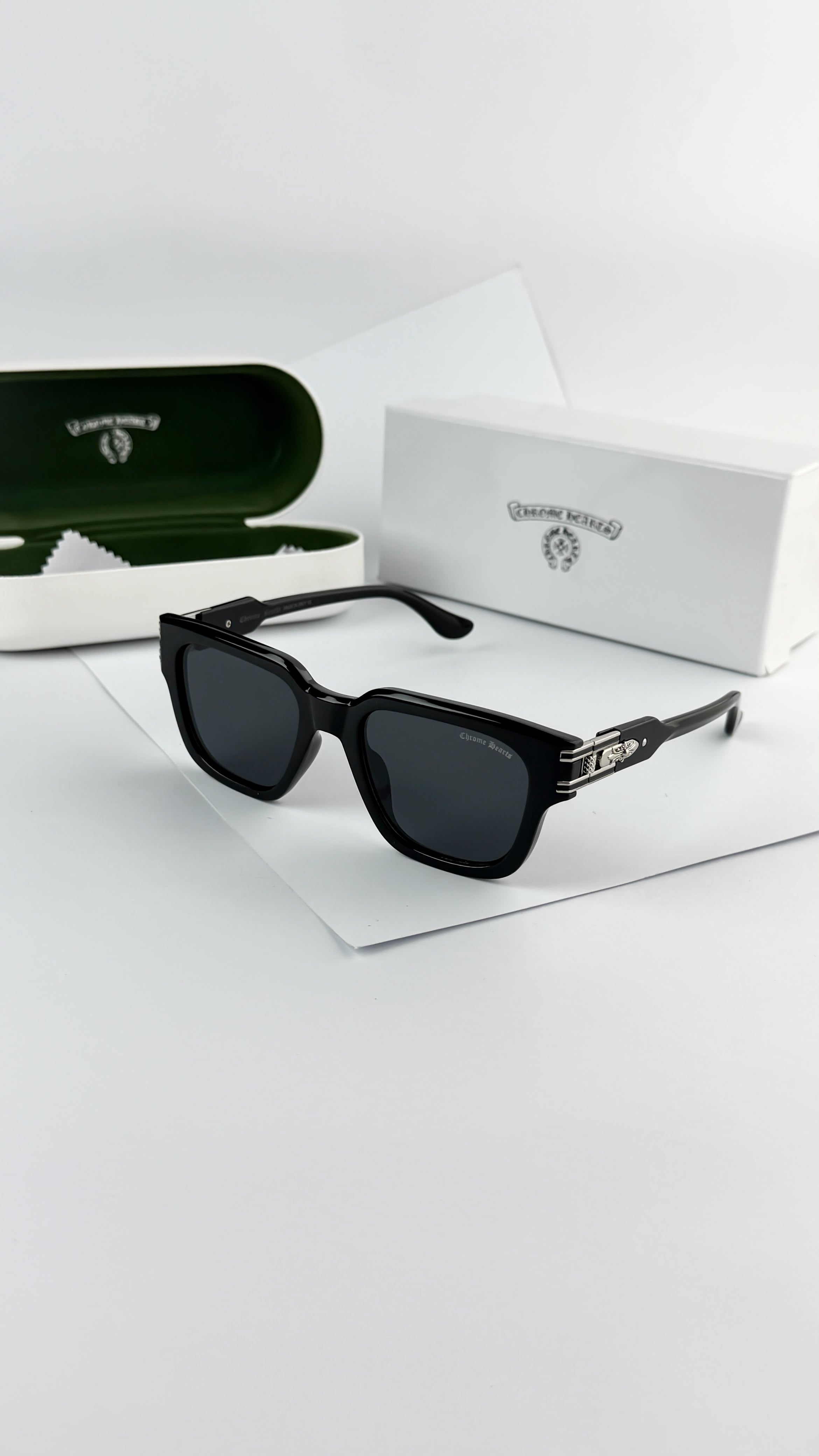 CH__ORME HEART SILVER BLACK SUNGLASS