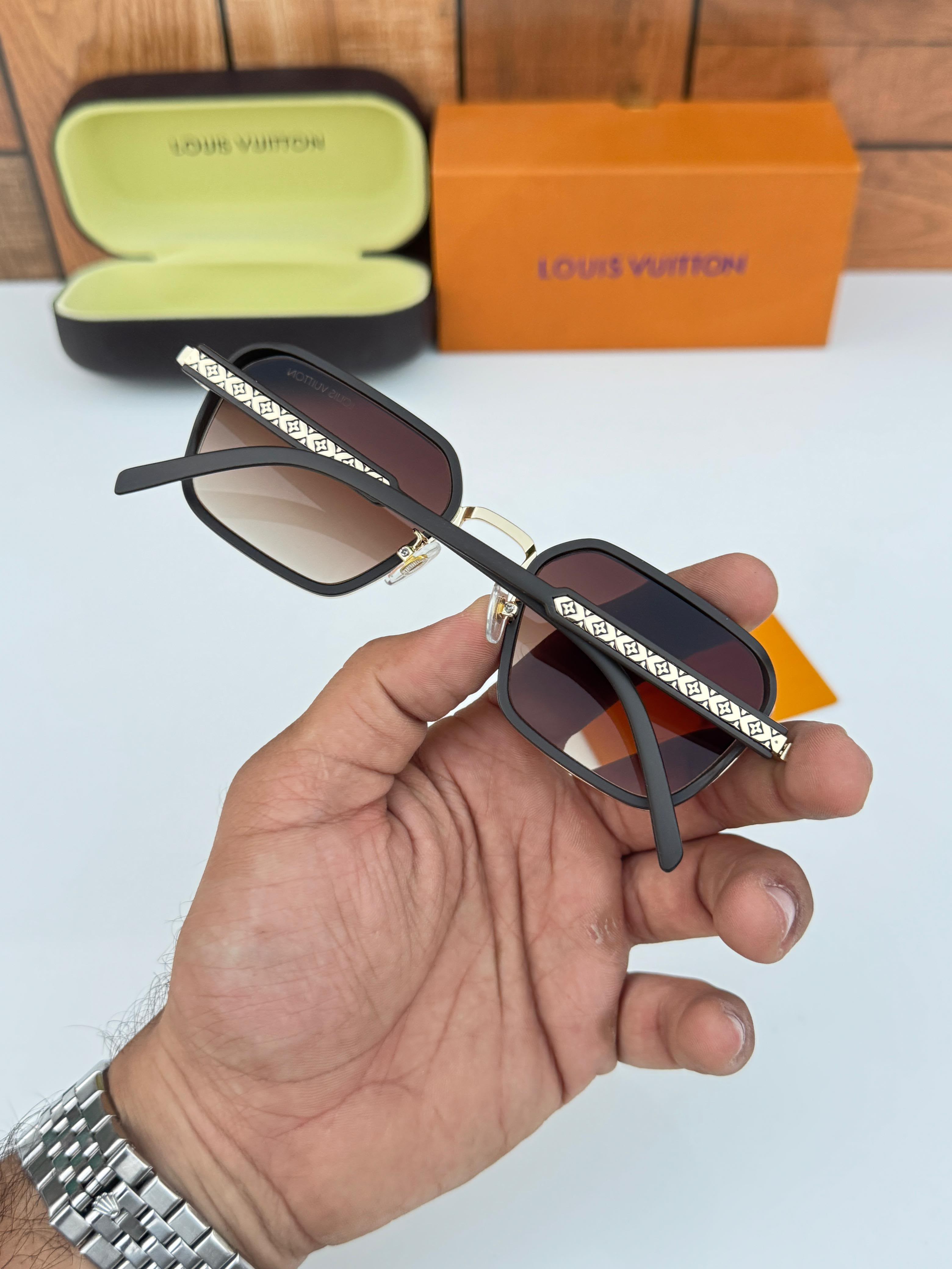 Lo_uis vuitton 5013 gold brown SUNGLASS