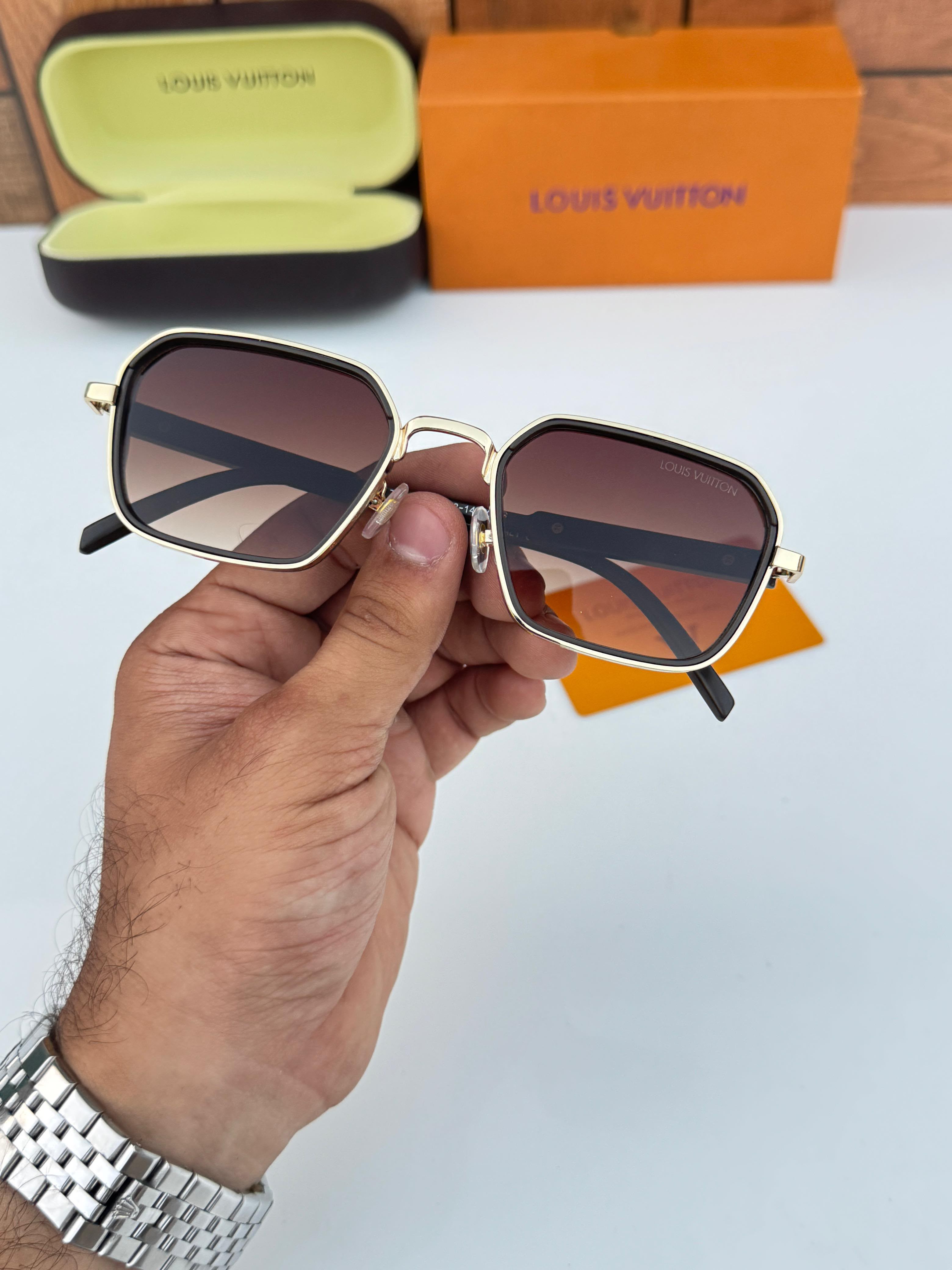 Lo_uis vuitton 5013 gold brown SUNGLASS