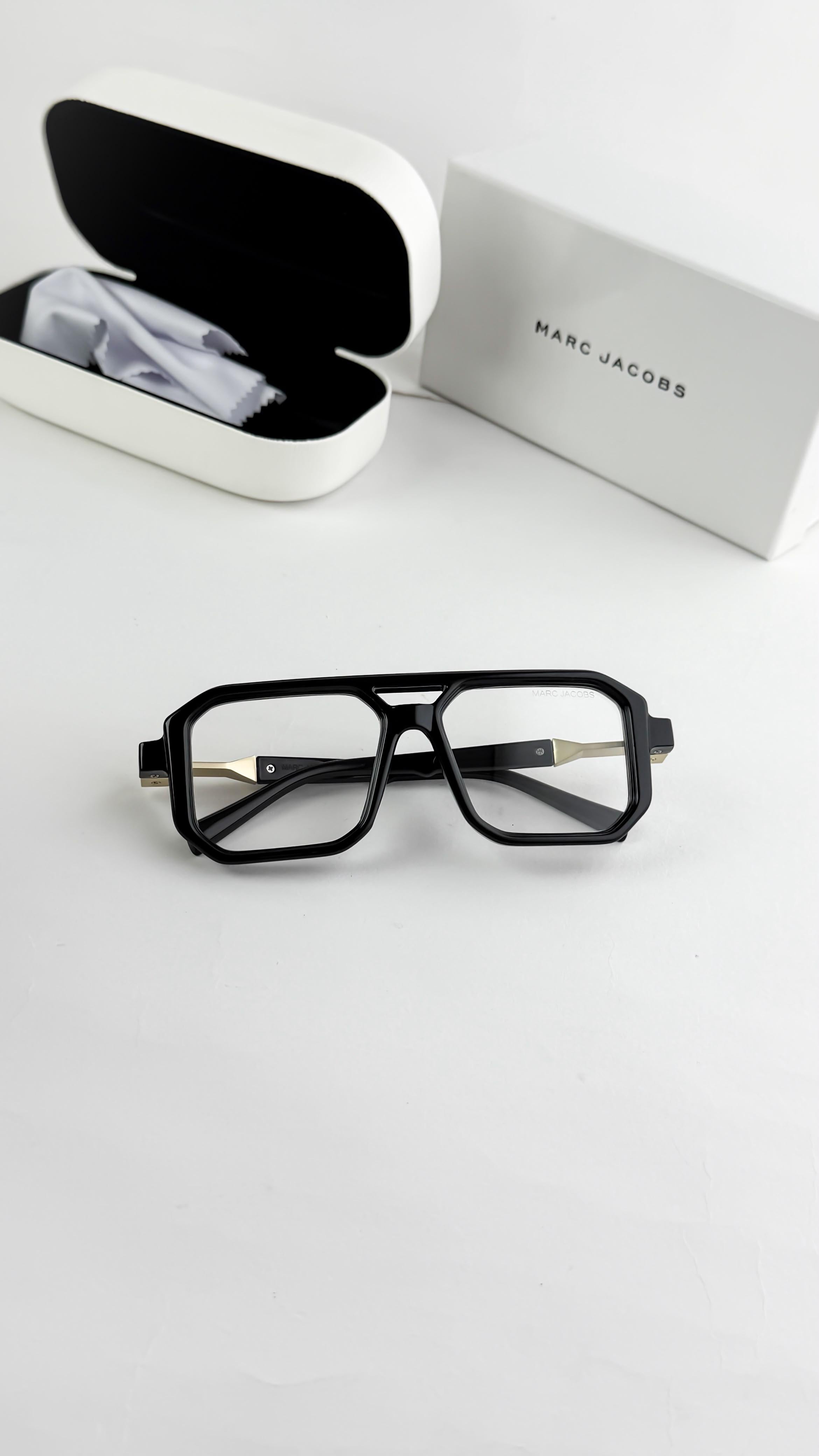 MA_RC JACOBS GOLD BLACK PLANO SUNGLASS