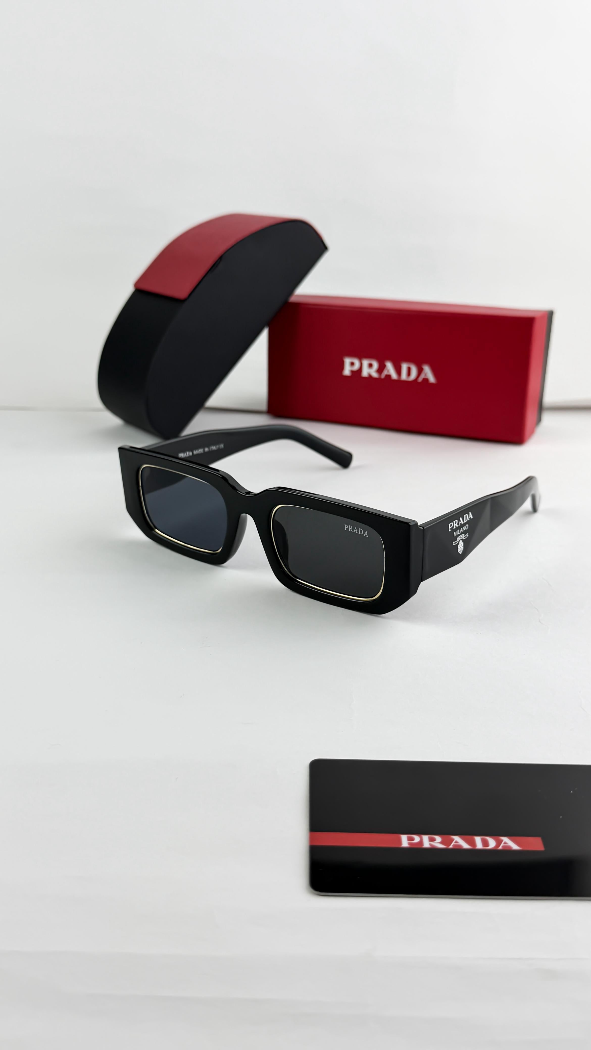 Pr_ada sunglasess