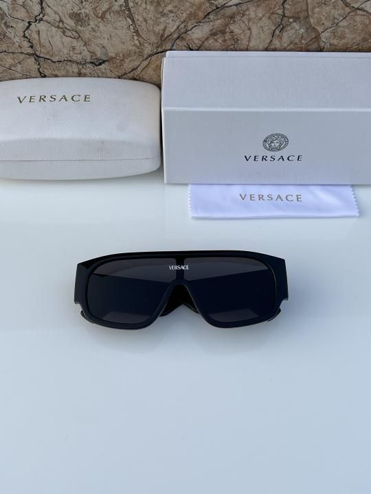 Versa_ce 03654