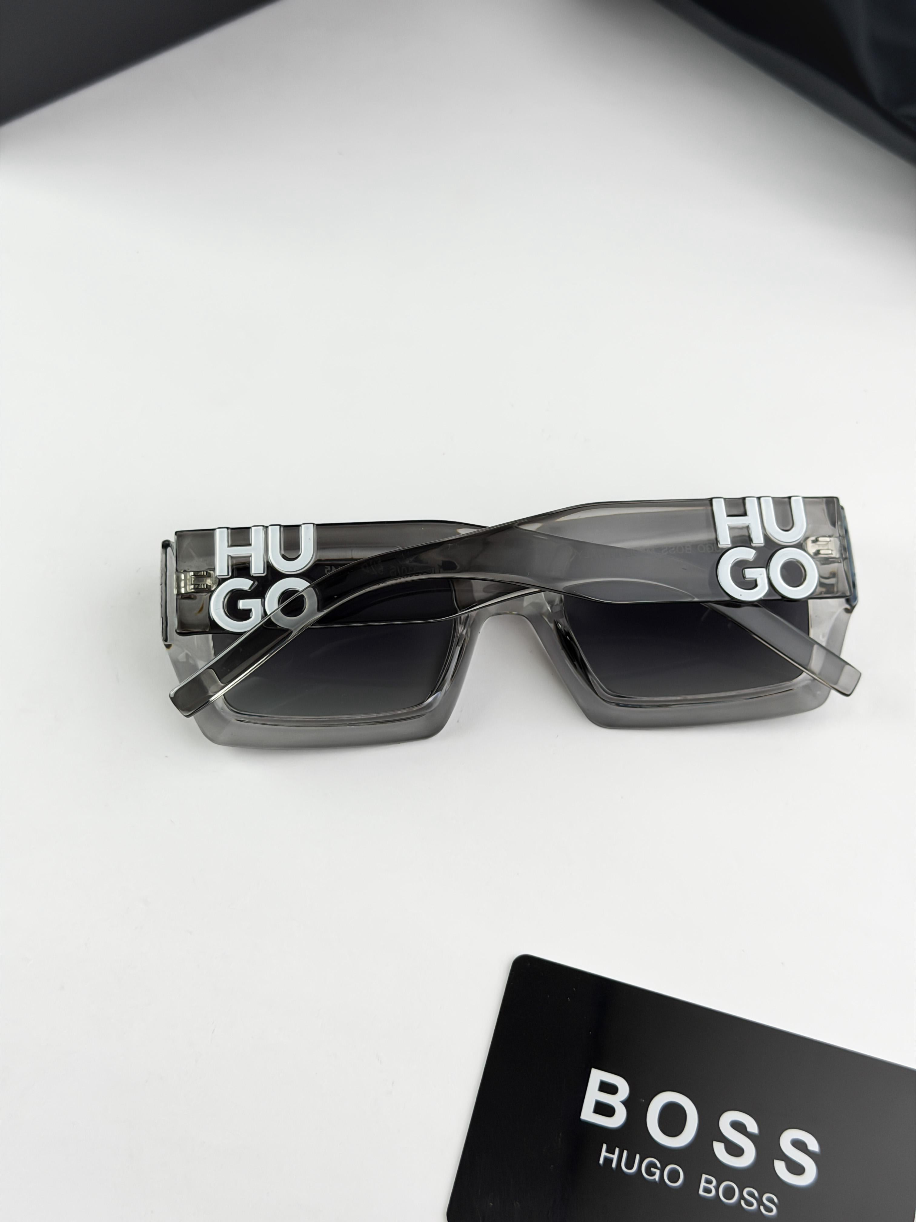 HUG_O BOSS TRANSPRENT 1310